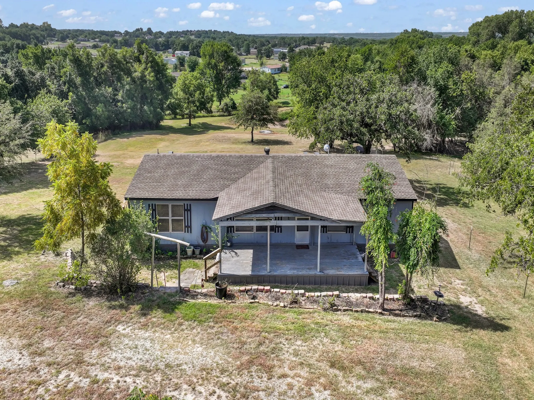 Mobile Home For Sale in Parker County , 1933 Carter Road, Springtown, Texas 76082, 4 Bedroom, 2 Bathroom, Garage spaces, 1,568 Sqft, built in 1996, mls#21346018, Real Estate Agent in Springtown, Homes For Sale in Parker county, Homes For Sale in Springtown, Realtor in Springtown Texas, Real Estate Brokerage Independent Realty Texas, Luminita Cordes Realtor