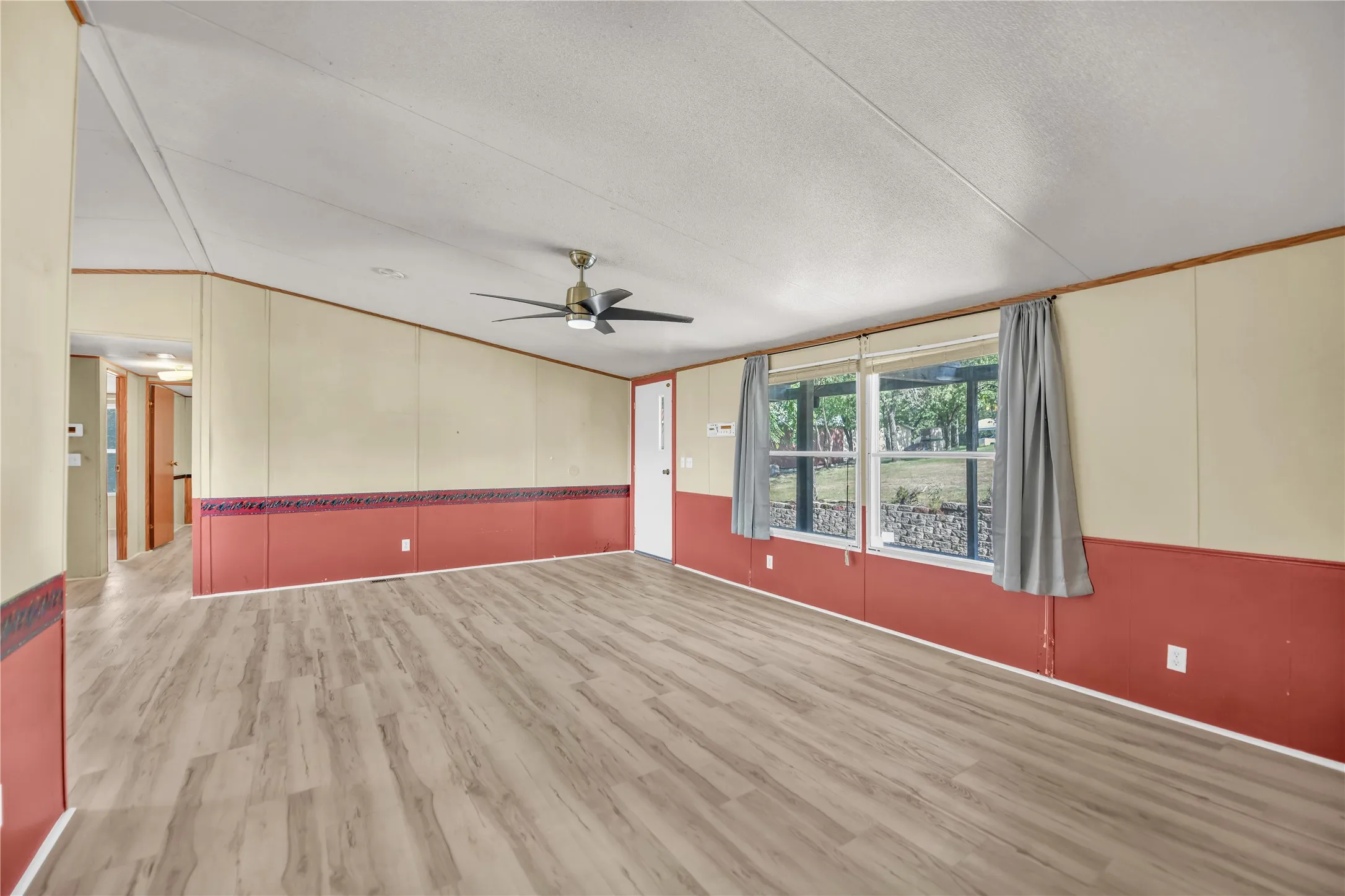 Mobile Home For Sale in Parker County , 1933 Carter Road, Springtown, Texas 76082, 4 Bedroom, 2 Bathroom, Garage spaces, 1,568 Sqft, built in 1996, mls#21346018, Real Estate Agent in Springtown, Homes For Sale in Parker county, Homes For Sale in Springtown, Realtor in Springtown Texas, Real Estate Brokerage Independent Realty Texas, Luminita Cordes Realtor