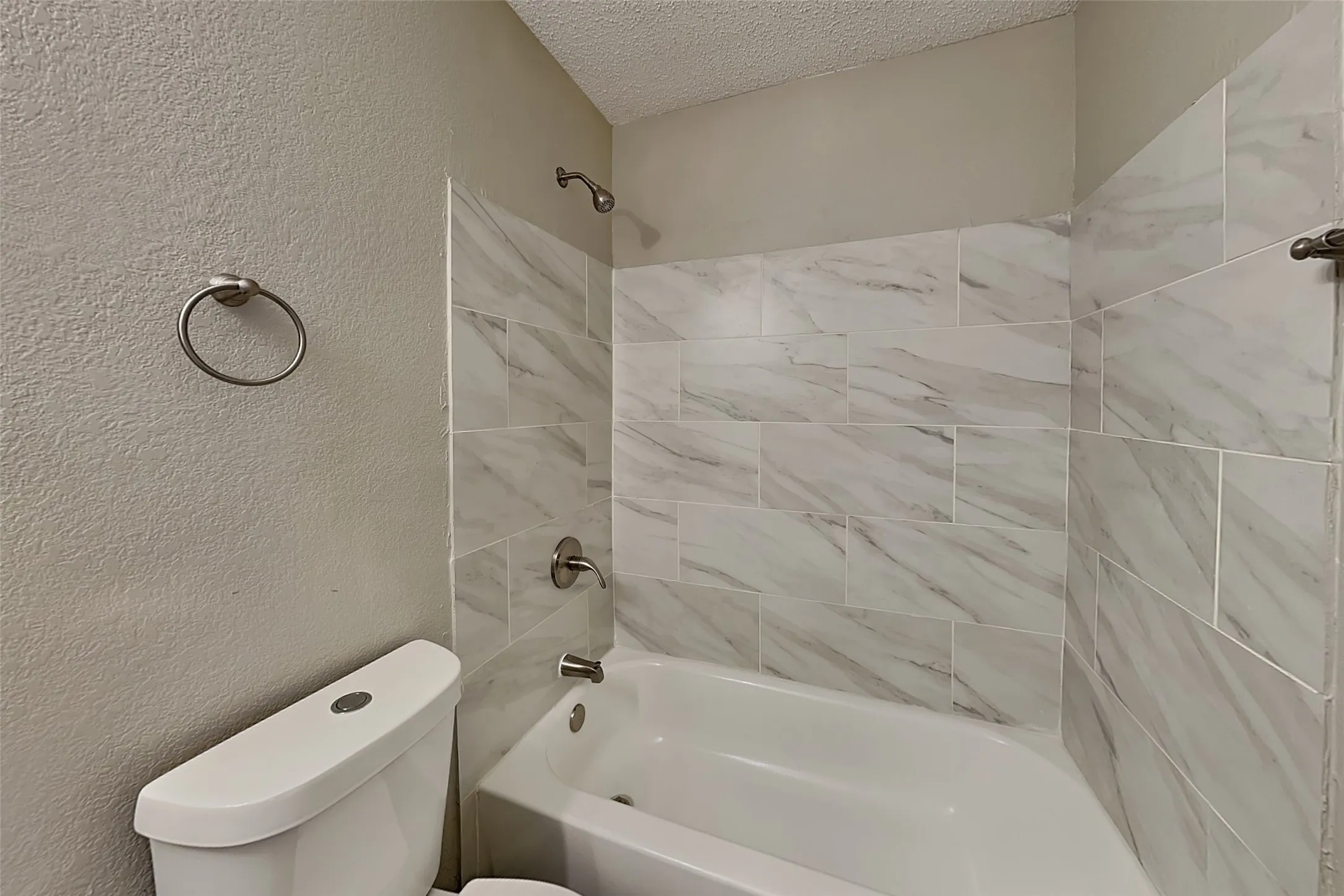Single Family Residence For Rent in Tarrant County , 704 Flamingo Drive, Saginaw, Texas 76131, 3 Bedroom, 2 Bathroom, 2 Garage spaces, 1,532 Sqft, built in 2004, mls#21349157, Real Estate Agent in Saginaw, Homes For Rent in Tarrant county, Homes For Rent in Saginaw, Realtor in Saginaw Texas, Real Estate Brokerage Independent Realty Texas, Luminita Cordes Realtor