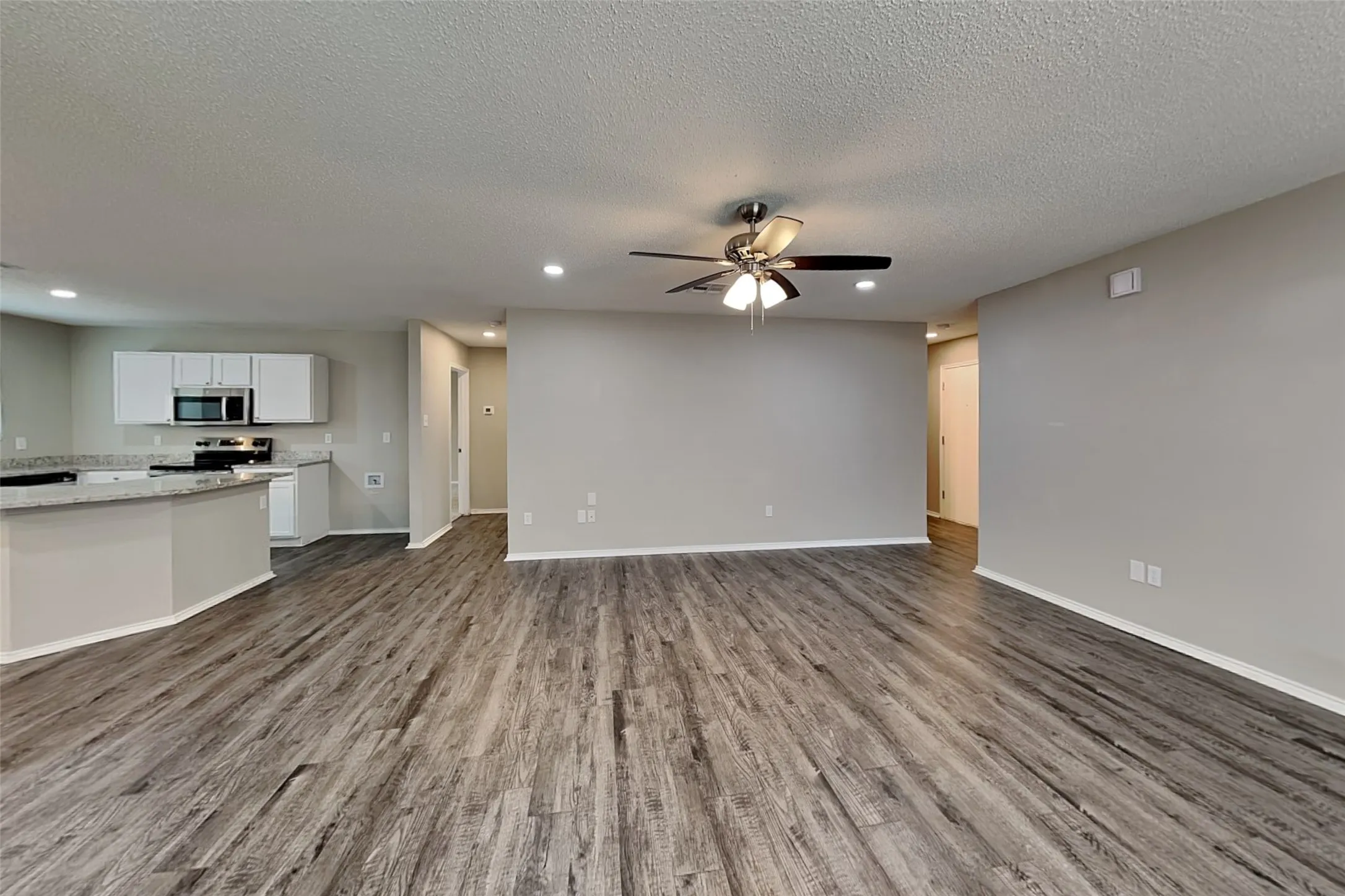 Single Family Residence For Rent in Tarrant County , 704 Flamingo Drive, Saginaw, Texas 76131, 3 Bedroom, 2 Bathroom, 2 Garage spaces, 1,532 Sqft, built in 2004, mls#21349157, Real Estate Agent in Saginaw, Homes For Rent in Tarrant county, Homes For Rent in Saginaw, Realtor in Saginaw Texas, Real Estate Brokerage Independent Realty Texas, Luminita Cordes Realtor