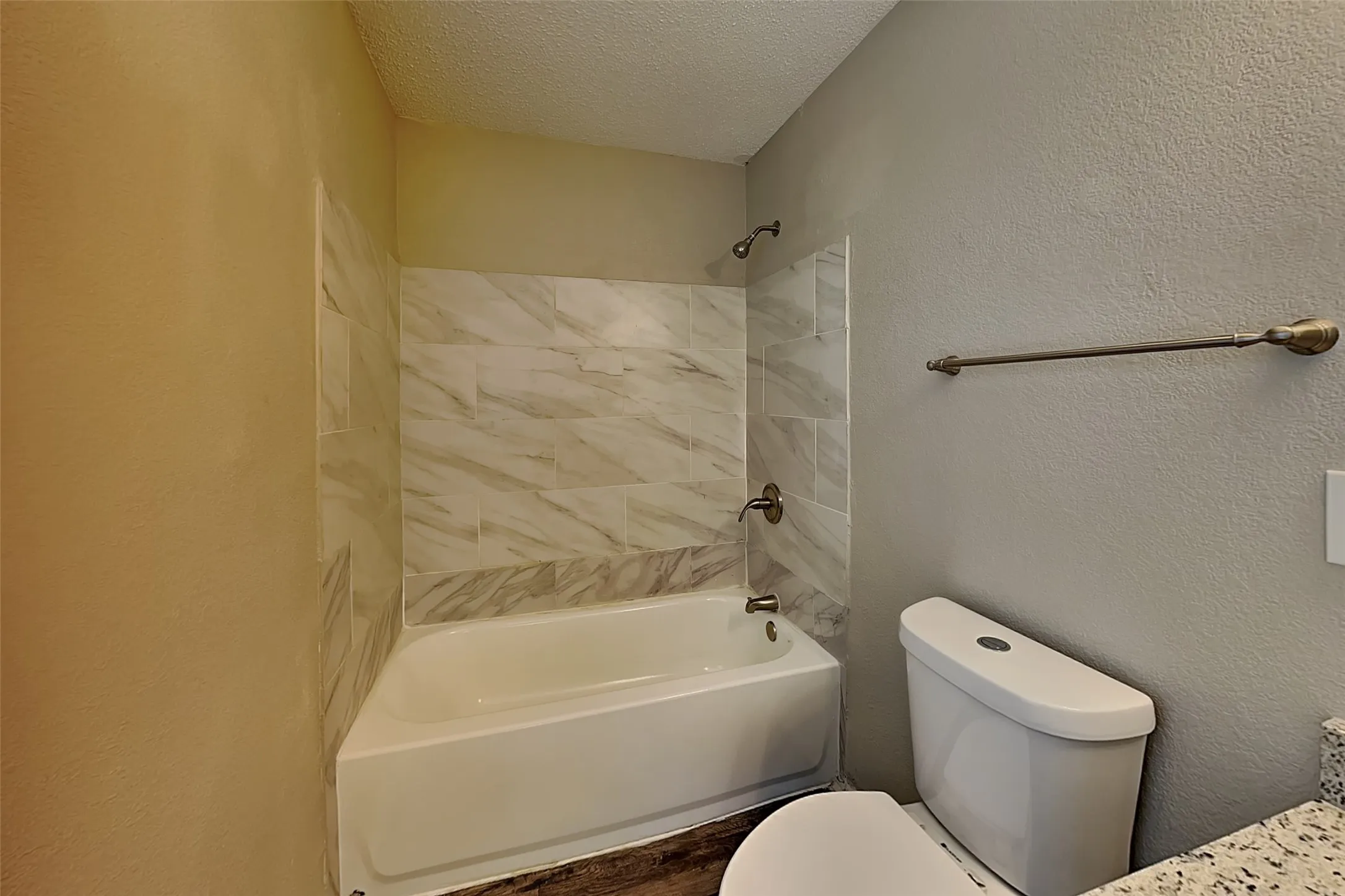 Single Family Residence For Rent in Tarrant County , 704 Flamingo Drive, Saginaw, Texas 76131, 3 Bedroom, 2 Bathroom, 2 Garage spaces, 1,532 Sqft, built in 2004, mls#21349157, Real Estate Agent in Saginaw, Homes For Rent in Tarrant county, Homes For Rent in Saginaw, Realtor in Saginaw Texas, Real Estate Brokerage Independent Realty Texas, Luminita Cordes Realtor