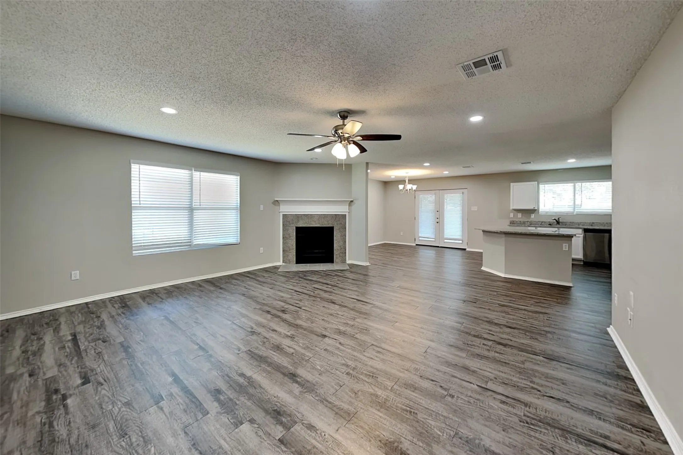 Single Family Residence For Rent in Tarrant County , 704 Flamingo Drive, Saginaw, Texas 76131, 3 Bedroom, 2 Bathroom, 2 Garage spaces, 1,532 Sqft, built in 2004, mls#21349157, Real Estate Agent in Saginaw, Homes For Rent in Tarrant county, Homes For Rent in Saginaw, Realtor in Saginaw Texas, Real Estate Brokerage Independent Realty Texas, Luminita Cordes Realtor