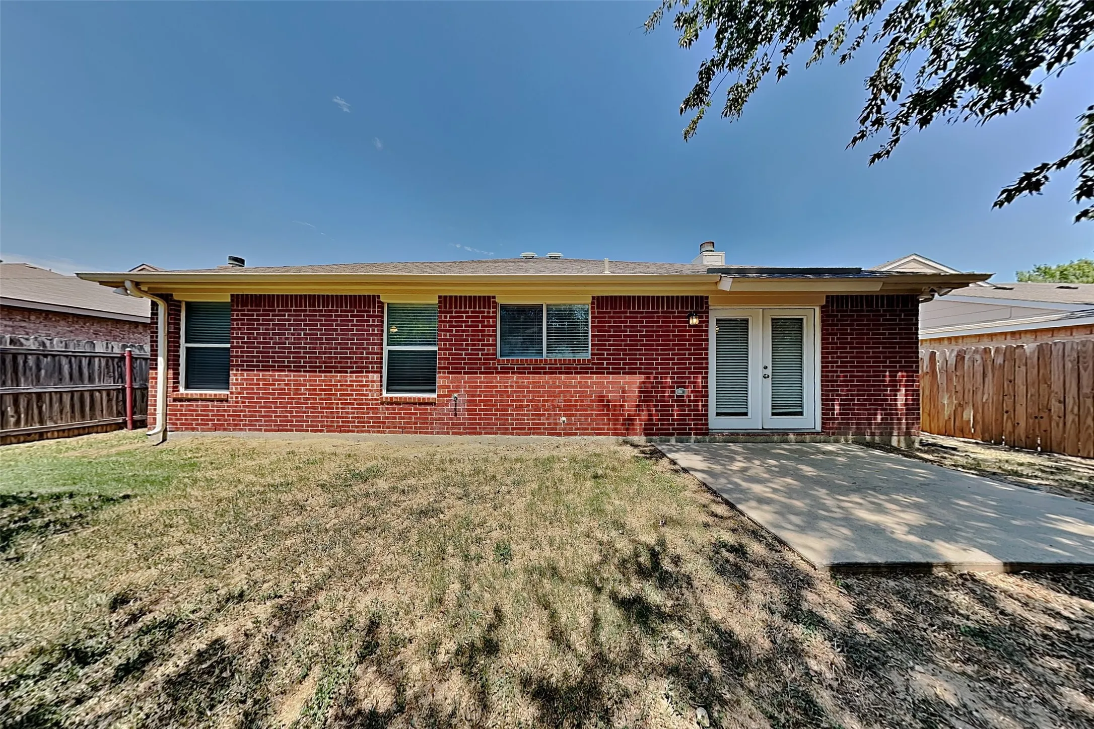 Single Family Residence For Rent in Tarrant County , 704 Flamingo Drive, Saginaw, Texas 76131, 3 Bedroom, 2 Bathroom, 2 Garage spaces, 1,532 Sqft, built in 2004, mls#21349157, Real Estate Agent in Saginaw, Homes For Rent in Tarrant county, Homes For Rent in Saginaw, Realtor in Saginaw Texas, Real Estate Brokerage Independent Realty Texas, Luminita Cordes Realtor