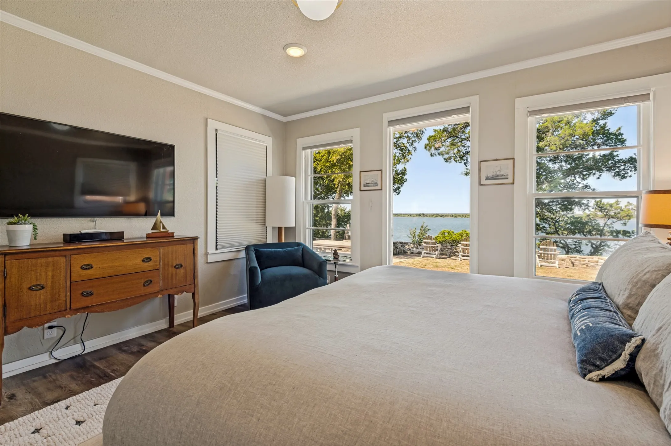 Imagine waking up to this view!