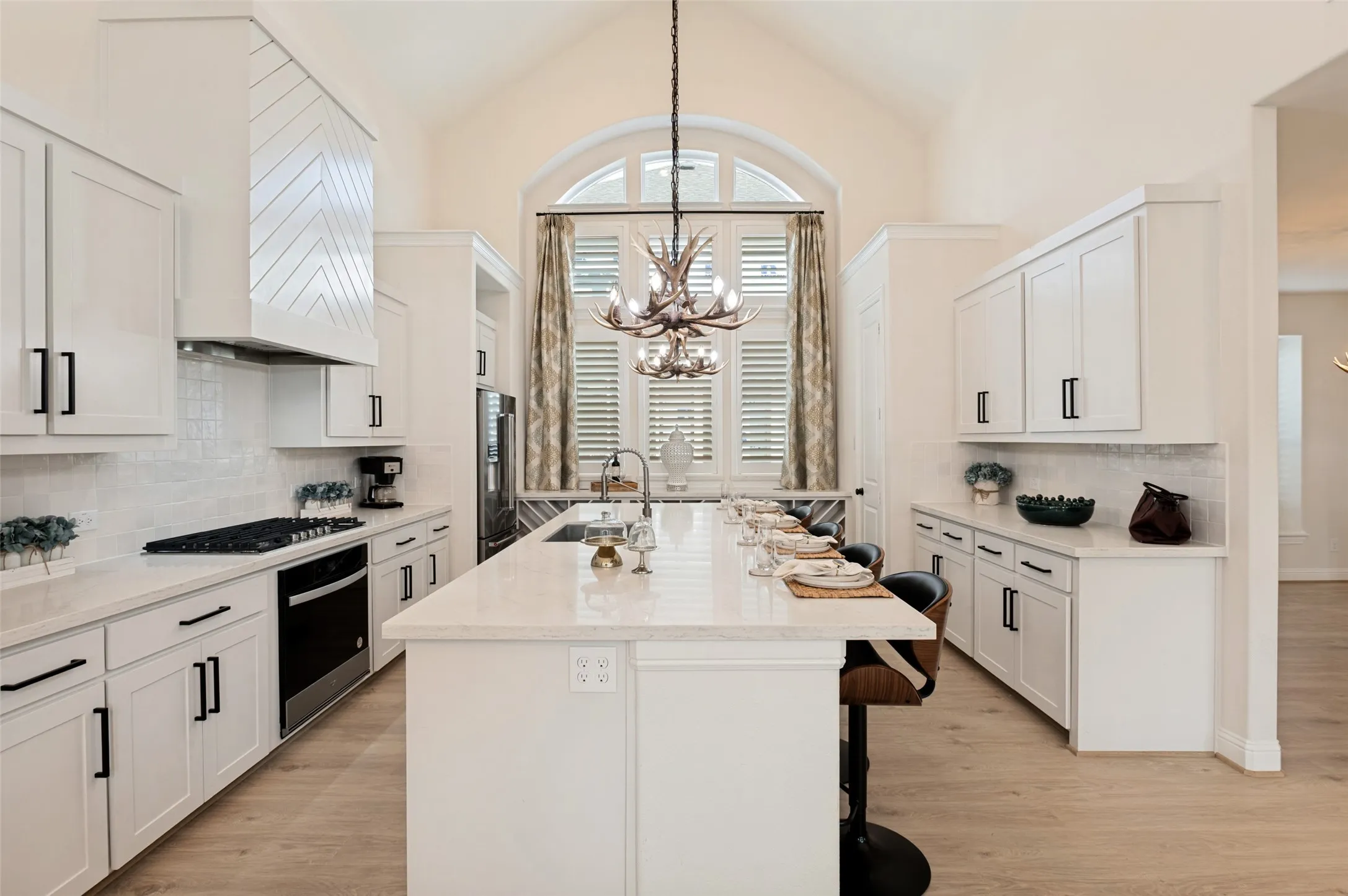 Single Family Residence For Rent in Dallas County , 2411 Perdue Avenue, Irving, Texas 75062, 5 Bedroom, 4 Bathroom, 2 Garage spaces, 3,493 Sqft, built in 2024, mls#21343636, Real Estate Agent in Irving, Homes For Rent in Dallas county, Homes For Rent in Irving, Realtor in Irving Texas, Real Estate Brokerage Independent Realty Texas, Luminita Cordes Realtor