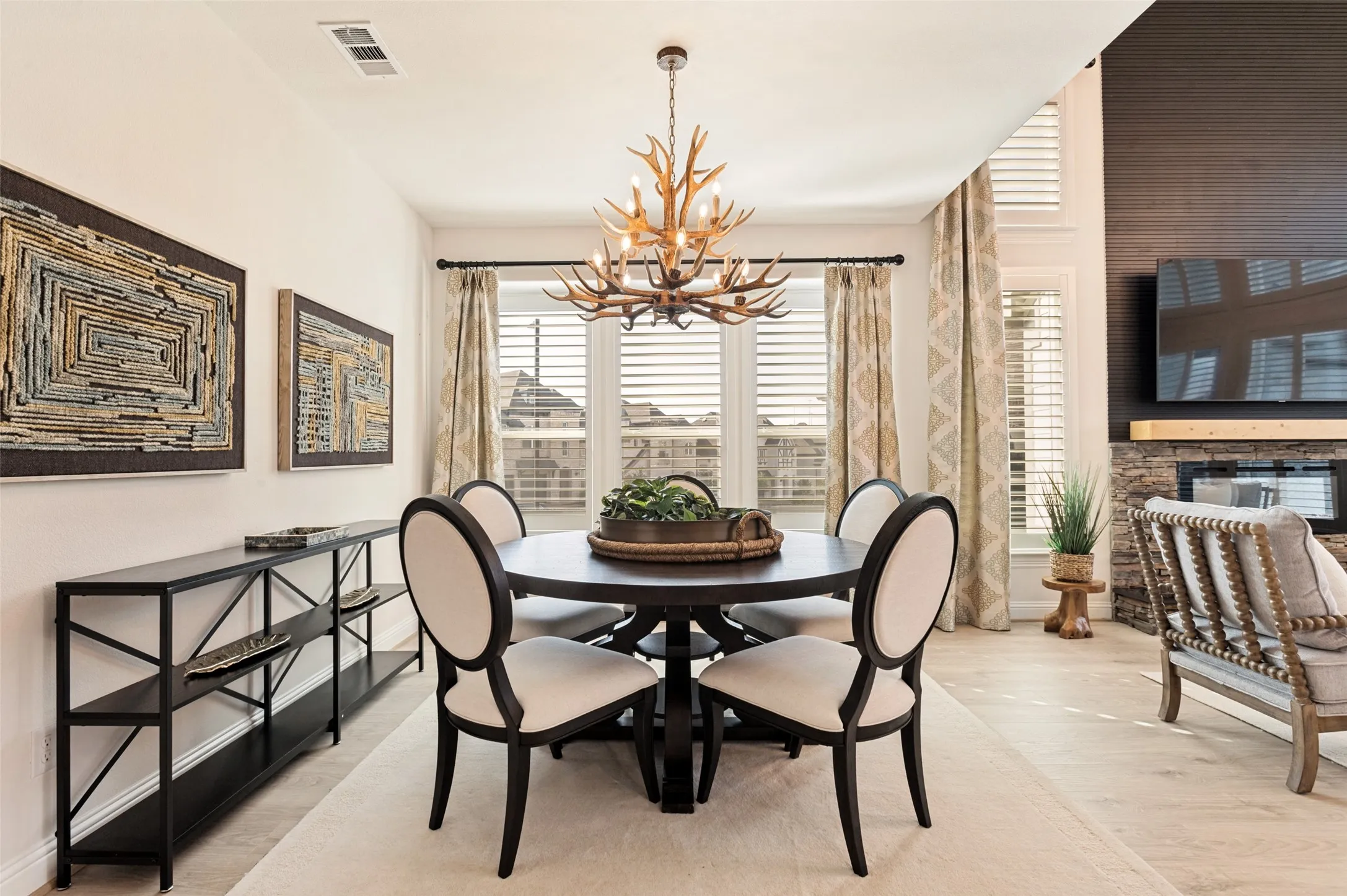 Single Family Residence For Rent in Dallas County , 2411 Perdue Avenue, Irving, Texas 75062, 5 Bedroom, 4 Bathroom, 2 Garage spaces, 3,493 Sqft, built in 2024, mls#21343636, Real Estate Agent in Irving, Homes For Rent in Dallas county, Homes For Rent in Irving, Realtor in Irving Texas, Real Estate Brokerage Independent Realty Texas, Luminita Cordes Realtor