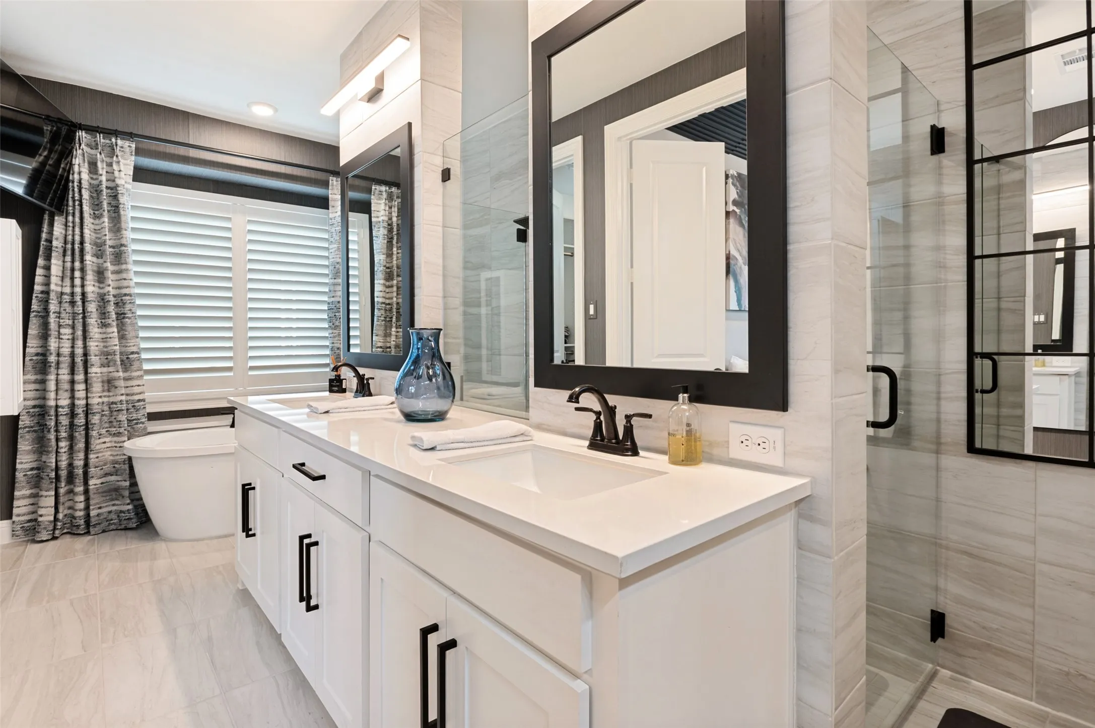 Single Family Residence For Rent in Dallas County , 2411 Perdue Avenue, Irving, Texas 75062, 5 Bedroom, 4 Bathroom, 2 Garage spaces, 3,493 Sqft, built in 2024, mls#21343636, Real Estate Agent in Irving, Homes For Rent in Dallas county, Homes For Rent in Irving, Realtor in Irving Texas, Real Estate Brokerage Independent Realty Texas, Luminita Cordes Realtor