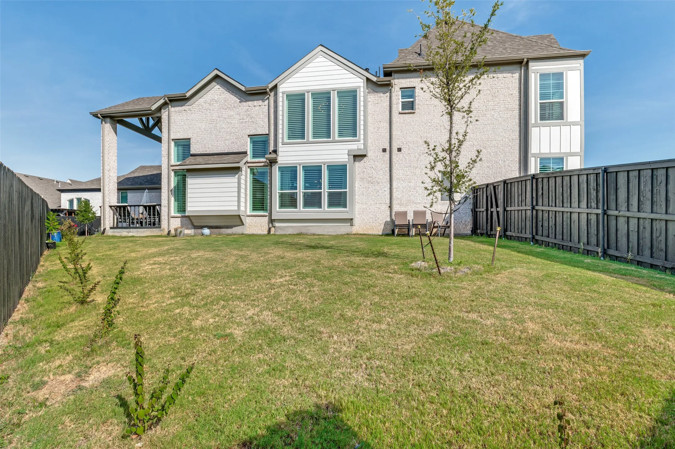 Single Family Residence For Rent in Dallas County , 2411 Perdue Avenue, Irving, Texas 75062, 5 Bedroom, 4 Bathroom, 2 Garage spaces, 3,493 Sqft, built in 2024, mls#21343636, Real Estate Agent in Irving, Homes For Rent in Dallas county, Homes For Rent in Irving, Realtor in Irving Texas, Real Estate Brokerage Independent Realty Texas, Luminita Cordes Realtor