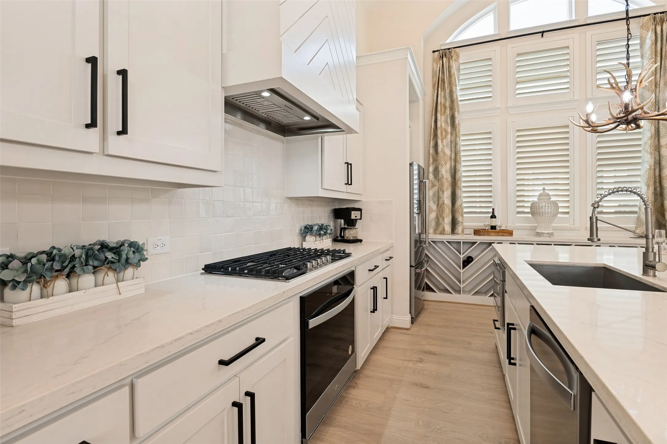 Single Family Residence For Rent in Dallas County , 2411 Perdue Avenue, Irving, Texas 75062, 5 Bedroom, 4 Bathroom, 2 Garage spaces, 3,493 Sqft, built in 2024, mls#21343636, Real Estate Agent in Irving, Homes For Rent in Dallas county, Homes For Rent in Irving, Realtor in Irving Texas, Real Estate Brokerage Independent Realty Texas, Luminita Cordes Realtor