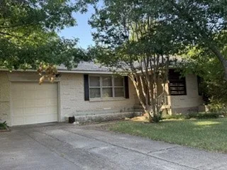 Single Family Residence For Rent in Dallas County , 2615 Southwood Drive, Dallas, Texas 75233, 3 Bedrooms, 2 Bathrooms, 1 Garage spaces, 1,391 Sqft, built in 1955, Price $2,650, mls#21349098, Real Estate Agent in Dallas, Homes For Rent in Dallas county, Homes For Rent in Dallas, Realtor in Dallas Texas, Real Estate Brokerage Independent Realty Texas, Luminita Cordes Realtor