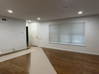 Single Family Residence For Rent in Dallas County , 2615 Southwood Drive, Dallas, Texas 75233, 3 Bedrooms, 2 Bathrooms, 1 Garage spaces, 1,391 Sqft, built in 1955, Price $2,650, mls#21349098, Real Estate Agent in Dallas, Homes For Rent in Dallas county, Homes For Rent in Dallas, Realtor in Dallas Texas, Real Estate Brokerage Independent Realty Texas, Luminita Cordes Realtor