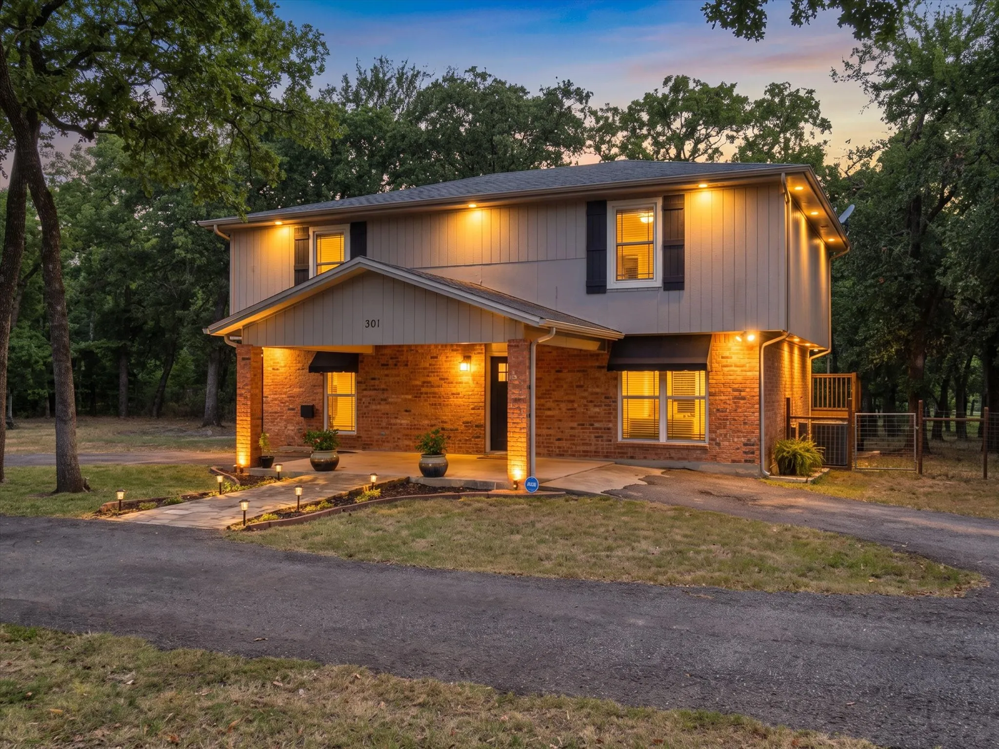 Single Family Residence For Sale in Wise County , 301 County Road 3418, Bridgeport, Texas 76426, 3 Bedroom, 3 Bathroom, Garage spaces, 2,030 Sqft, built in 1985, mls#21336255, Real Estate Agent in Bridgeport, Homes For Sale in Wise county, Homes For Sale in Bridgeport, Realtor in Bridgeport Texas, Real Estate Brokerage Independent Realty Texas, Luminita Cordes Realtor
