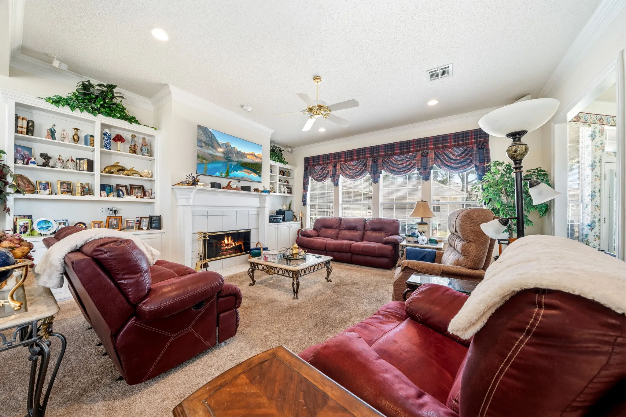 Single Family Residence For Sale in Mc Lennan County , 10108 Polo Park Circle, Waco, Texas 76712, 3 Bedroom, 3 Bathroom, 2 Garage spaces, 2,182 Sqft, built in 1995, mls#21349131, Real Estate Agent in Waco, Homes For Sale in Mc Lennan county, Homes For Sale in Waco, Realtor in Waco Texas, Real Estate Brokerage Independent Realty Texas, Luminita Cordes Realtor