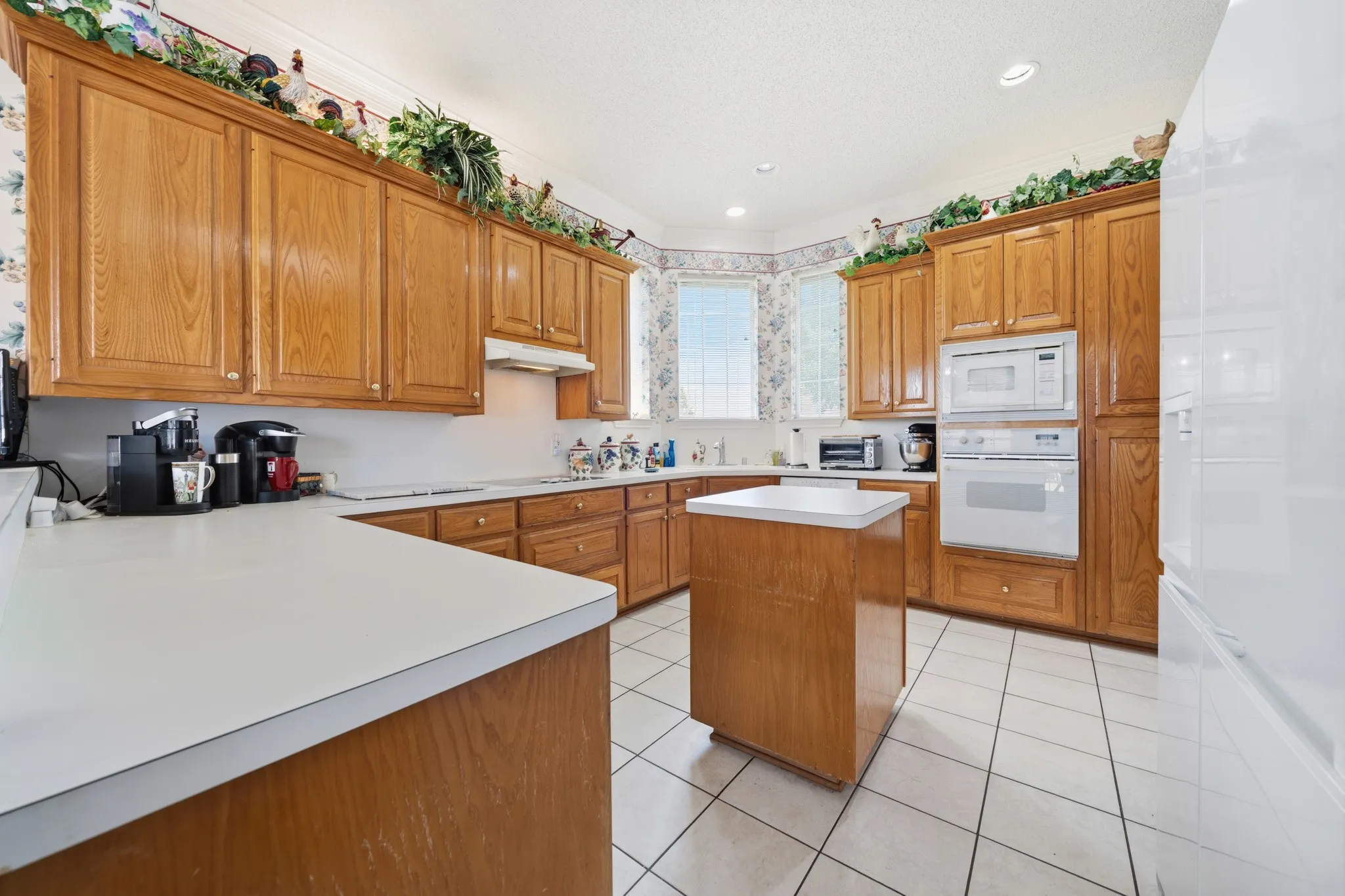 Single Family Residence For Sale in Mc Lennan County , 10108 Polo Park Circle, Waco, Texas 76712, 3 Bedroom, 3 Bathroom, 2 Garage spaces, 2,182 Sqft, built in 1995, mls#21349131, Real Estate Agent in Waco, Homes For Sale in Mc Lennan county, Homes For Sale in Waco, Realtor in Waco Texas, Real Estate Brokerage Independent Realty Texas, Luminita Cordes Realtor