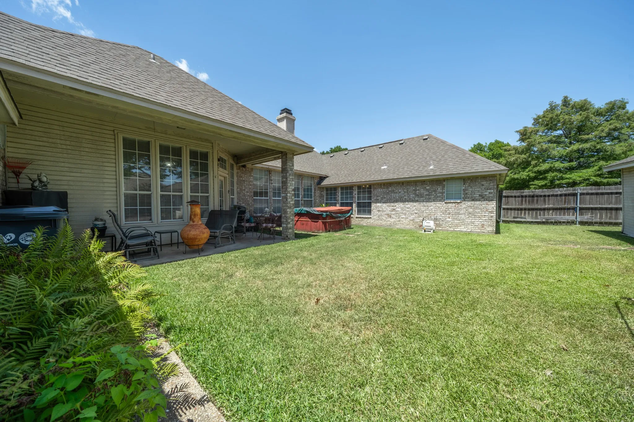 Single Family Residence For Sale in Mc Lennan County , 10108 Polo Park Circle, Waco, Texas 76712, 3 Bedroom, 3 Bathroom, 2 Garage spaces, 2,182 Sqft, built in 1995, mls#21349131, Real Estate Agent in Waco, Homes For Sale in Mc Lennan county, Homes For Sale in Waco, Realtor in Waco Texas, Real Estate Brokerage Independent Realty Texas, Luminita Cordes Realtor