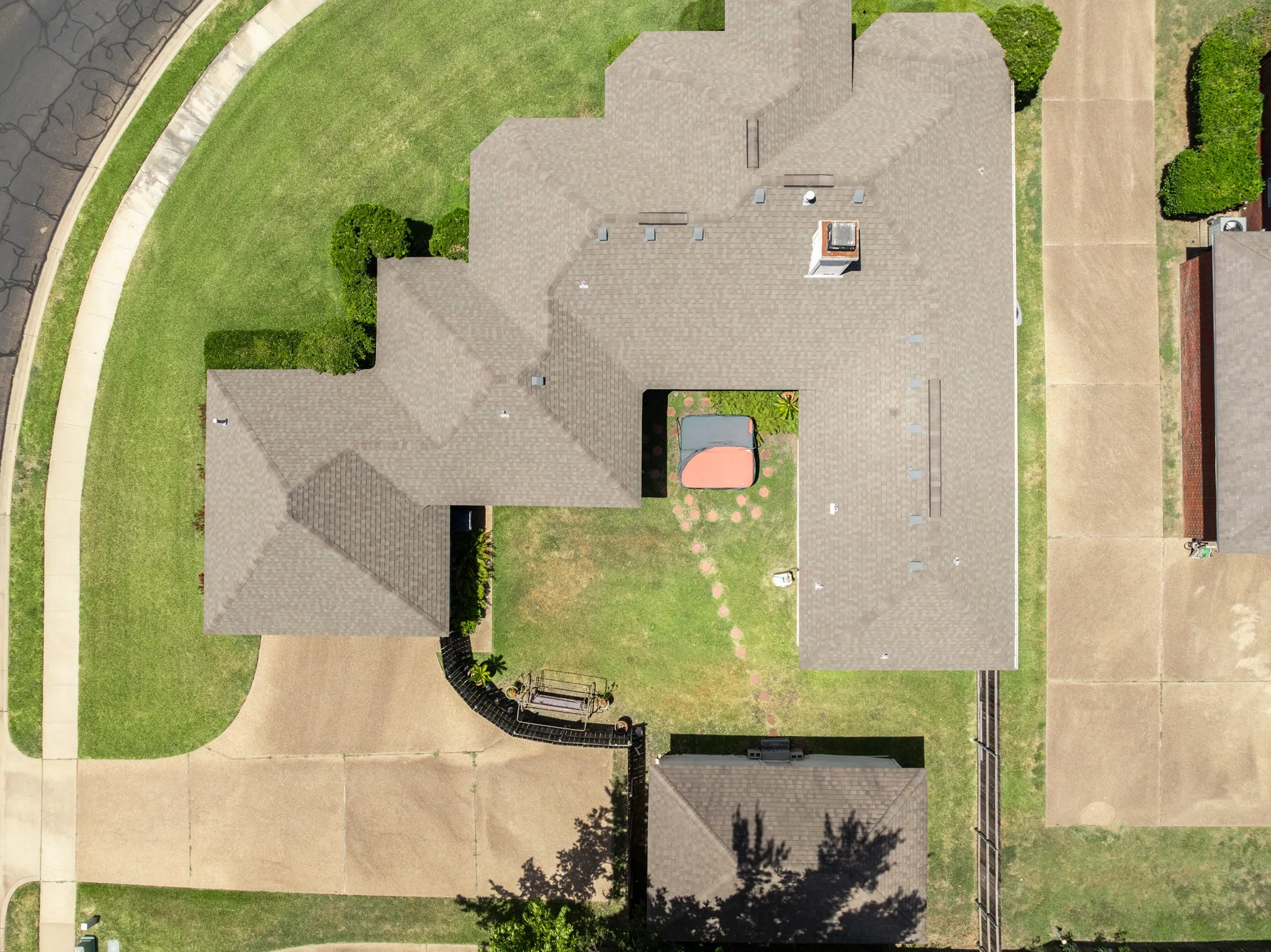 Single Family Residence For Sale in Mc Lennan County , 10108 Polo Park Circle, Waco, Texas 76712, 3 Bedroom, 3 Bathroom, 2 Garage spaces, 2,182 Sqft, built in 1995, mls#21349131, Real Estate Agent in Waco, Homes For Sale in Mc Lennan county, Homes For Sale in Waco, Realtor in Waco Texas, Real Estate Brokerage Independent Realty Texas, Luminita Cordes Realtor