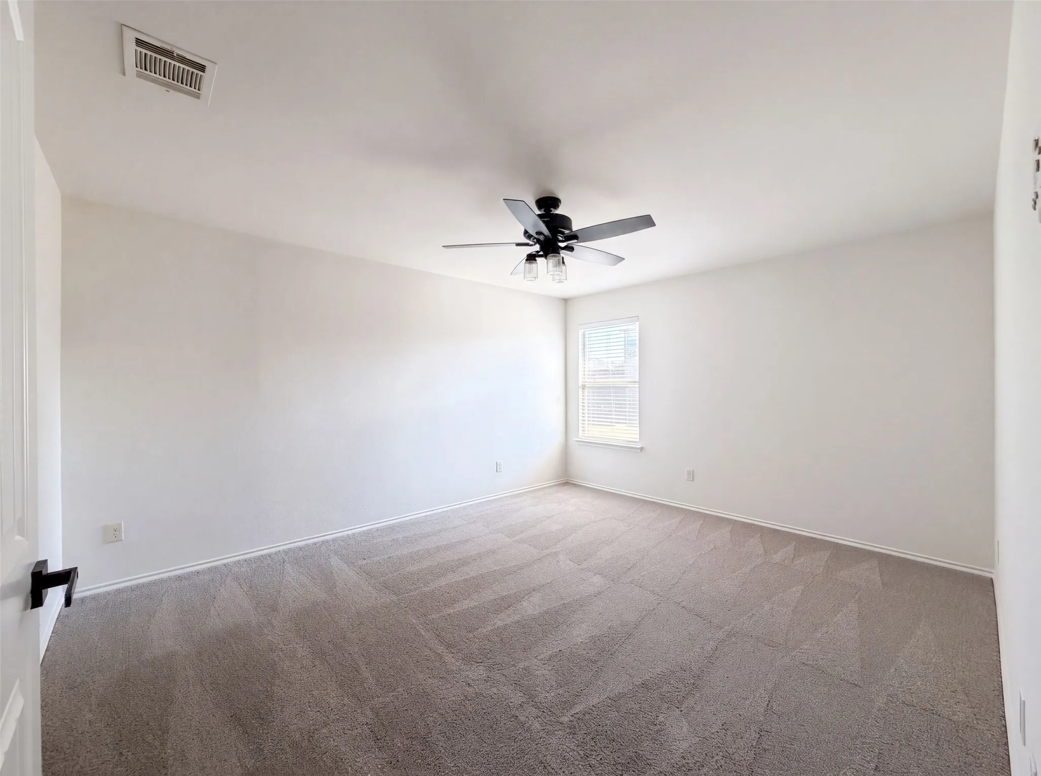 Single Family Residence For Sale in Collin County , 315 Elam Drive, Anna, Texas 75409, 4 Bedroom, 2 Bathroom, 2 Garage spaces, 1,832 Sqft, built in 2014, mls#21349188, Real Estate Agent in Anna, Homes For Sale in Collin county, Homes For Sale in Anna, Realtor in Anna Texas, Real Estate Brokerage Independent Realty Texas, Luminita Cordes Realtor