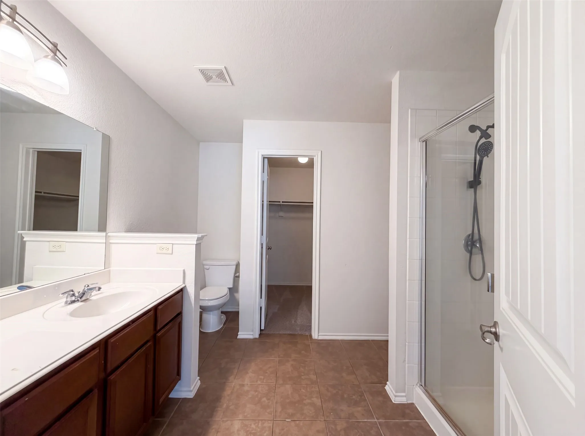Single Family Residence For Sale in Collin County , 315 Elam Drive, Anna, Texas 75409, 4 Bedroom, 2 Bathroom, 2 Garage spaces, 1,832 Sqft, built in 2014, mls#21349188, Real Estate Agent in Anna, Homes For Sale in Collin county, Homes For Sale in Anna, Realtor in Anna Texas, Real Estate Brokerage Independent Realty Texas, Luminita Cordes Realtor