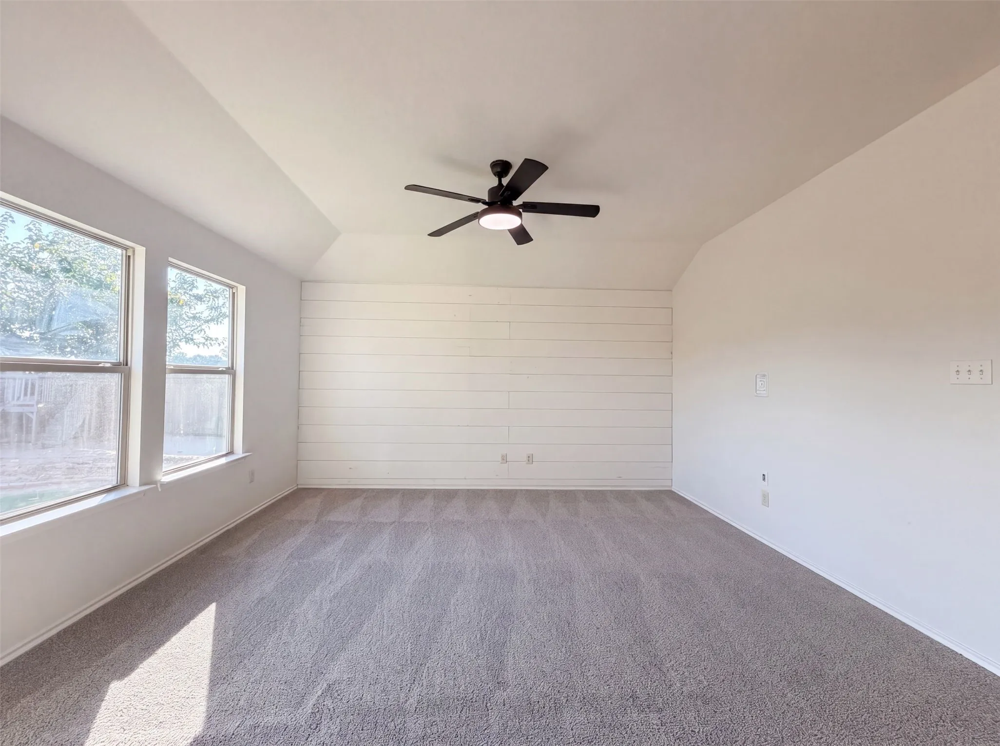 Single Family Residence For Sale in Collin County , 315 Elam Drive, Anna, Texas 75409, 4 Bedroom, 2 Bathroom, 2 Garage spaces, 1,832 Sqft, built in 2014, mls#21349188, Real Estate Agent in Anna, Homes For Sale in Collin county, Homes For Sale in Anna, Realtor in Anna Texas, Real Estate Brokerage Independent Realty Texas, Luminita Cordes Realtor