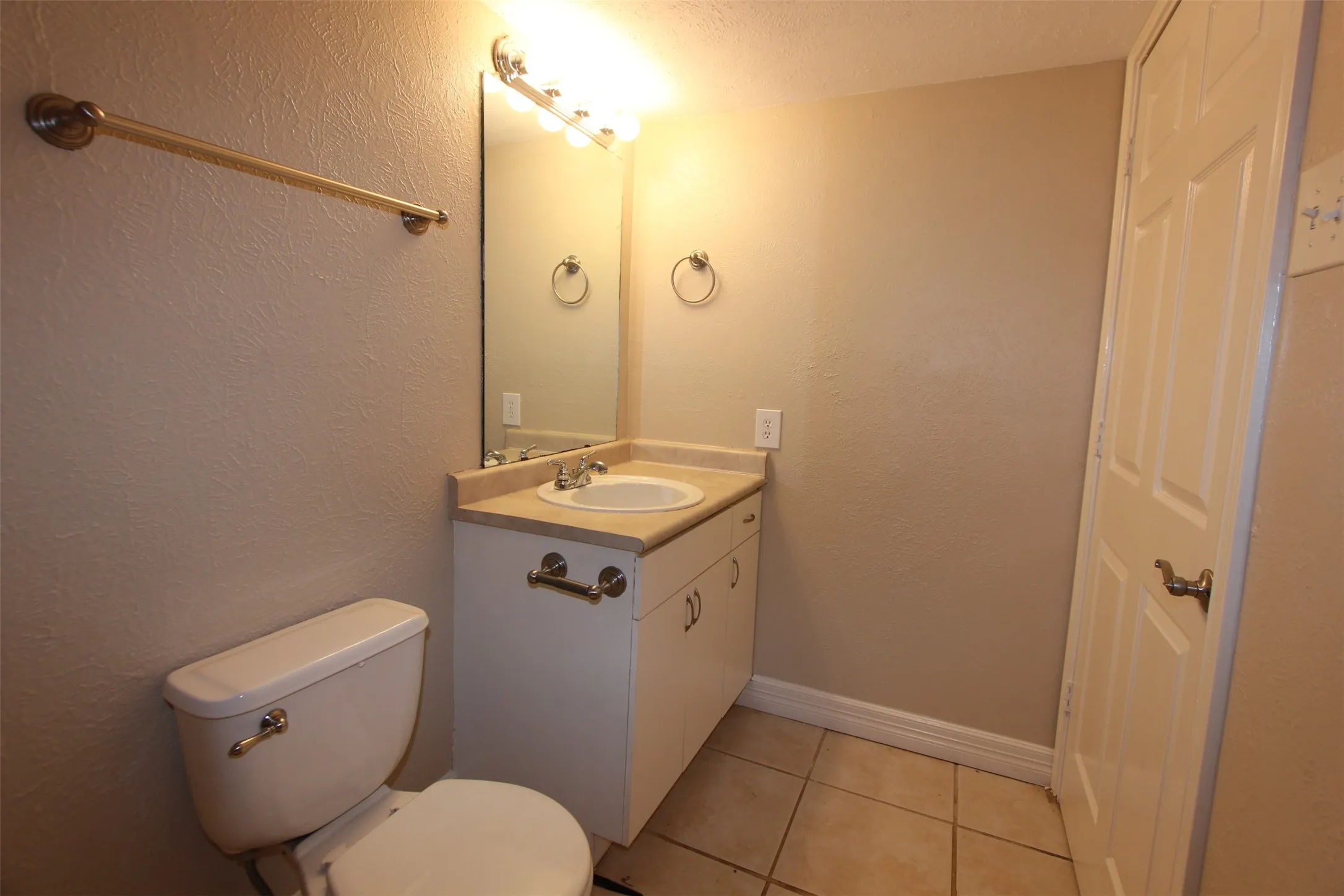 Single Family Residence For Rent in Collin County , 157 W Way Circle, Allen, Texas 75002, 3 Bedroom, 2 Bathroom, 2 Garage spaces, 1,424 Sqft, built in 1978, mls#21349199, Real Estate Agent in Allen, Homes For Rent in Collin county, Homes For Rent in Allen, Realtor in Allen Texas, Real Estate Brokerage Independent Realty Texas, Luminita Cordes Realtor