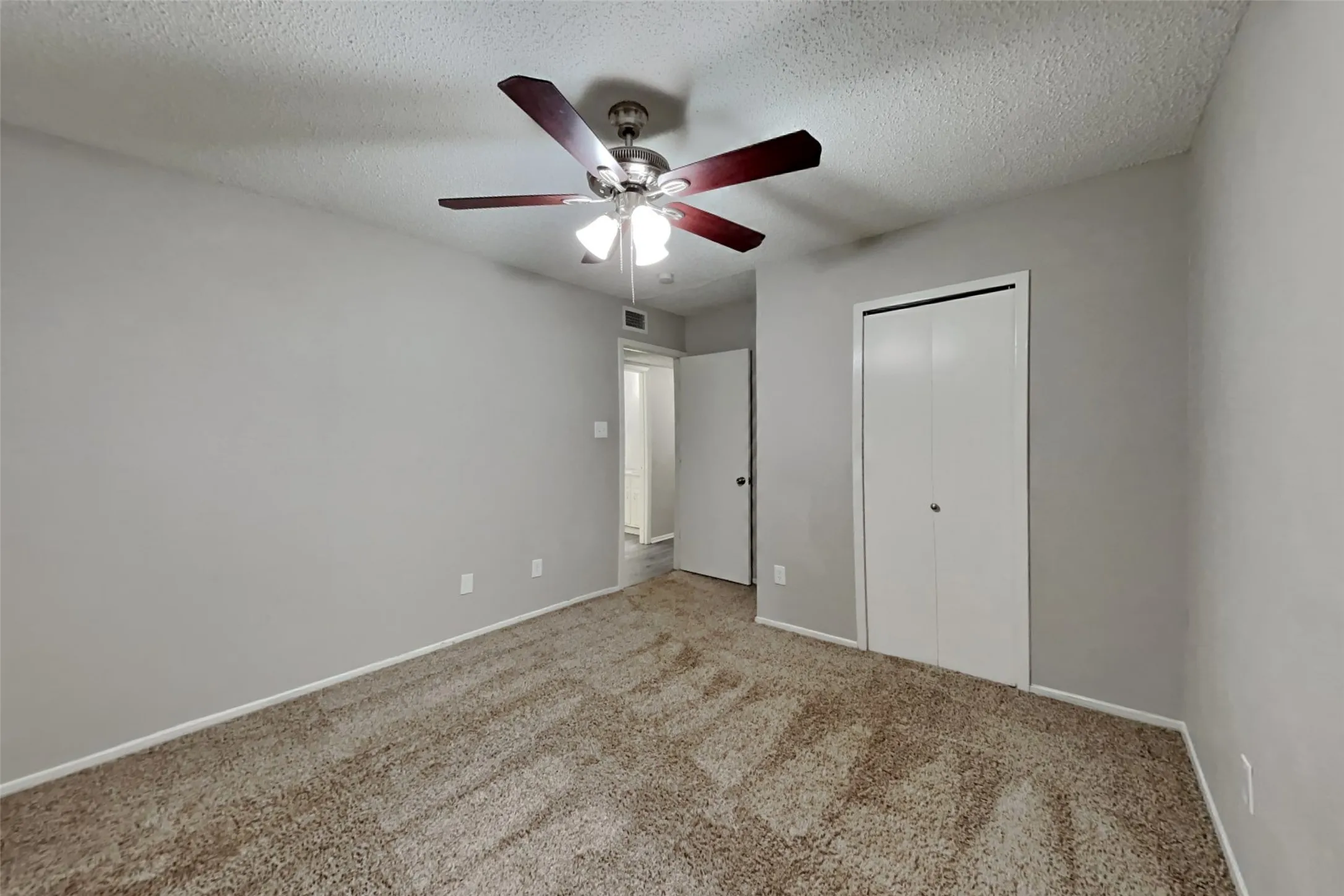 Single Family Residence For Rent in Denton County , 2732 Cancun Lane, Dallas, Texas 75287, 3 Bedroom, 2 Bathroom, 2 Garage spaces, 1,883 Sqft, built in 1983, mls#21349200, Real Estate Agent in Dallas, Homes For Rent in Denton county, Homes For Rent in Dallas, Realtor in Dallas Texas, Real Estate Brokerage Independent Realty Texas, Luminita Cordes Realtor