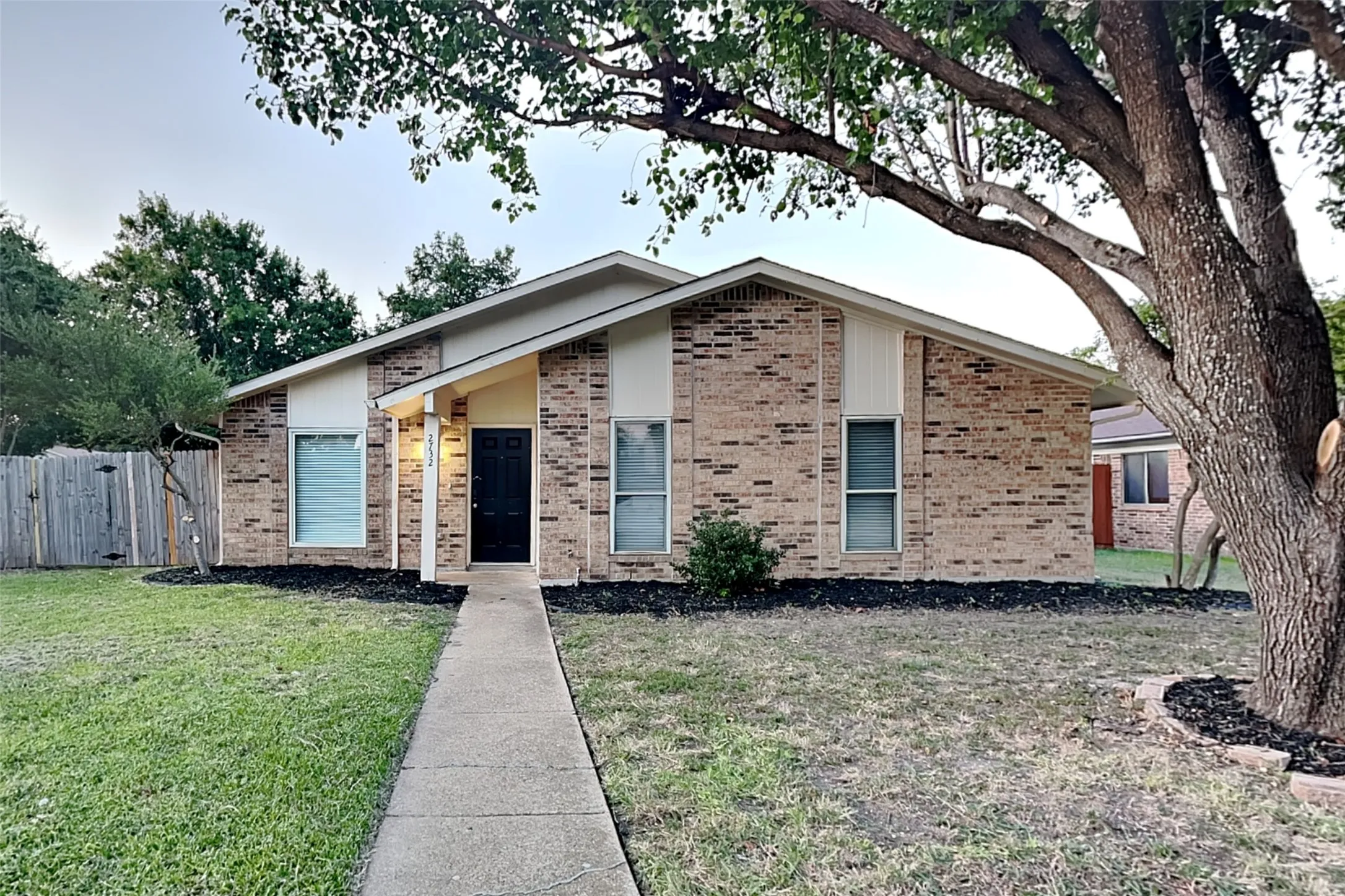 Single Family Residence For Rent in Denton County , 2732 Cancun Lane, Dallas, Texas 75287, 3 Bedroom, 2 Bathroom, 2 Garage spaces, 1,883 Sqft, built in 1983, mls#21349200, Real Estate Agent in Dallas, Homes For Rent in Denton county, Homes For Rent in Dallas, Realtor in Dallas Texas, Real Estate Brokerage Independent Realty Texas, Luminita Cordes Realtor