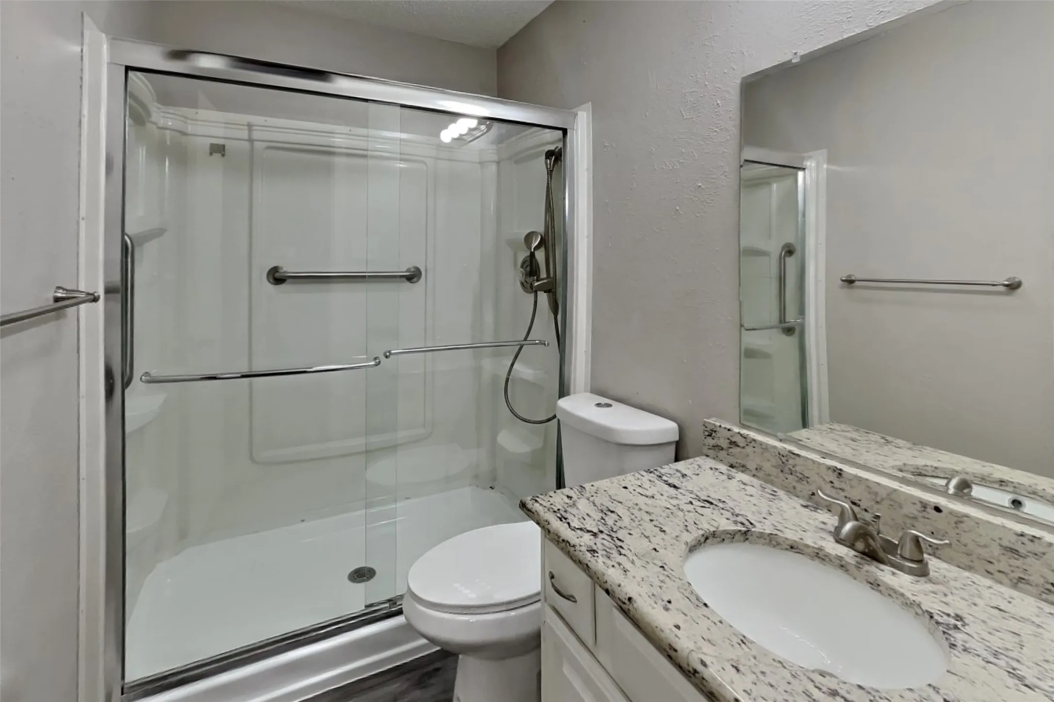 Single Family Residence For Rent in Denton County , 2732 Cancun Lane, Dallas, Texas 75287, 3 Bedroom, 2 Bathroom, 2 Garage spaces, 1,883 Sqft, built in 1983, mls#21349200, Real Estate Agent in Dallas, Homes For Rent in Denton county, Homes For Rent in Dallas, Realtor in Dallas Texas, Real Estate Brokerage Independent Realty Texas, Luminita Cordes Realtor