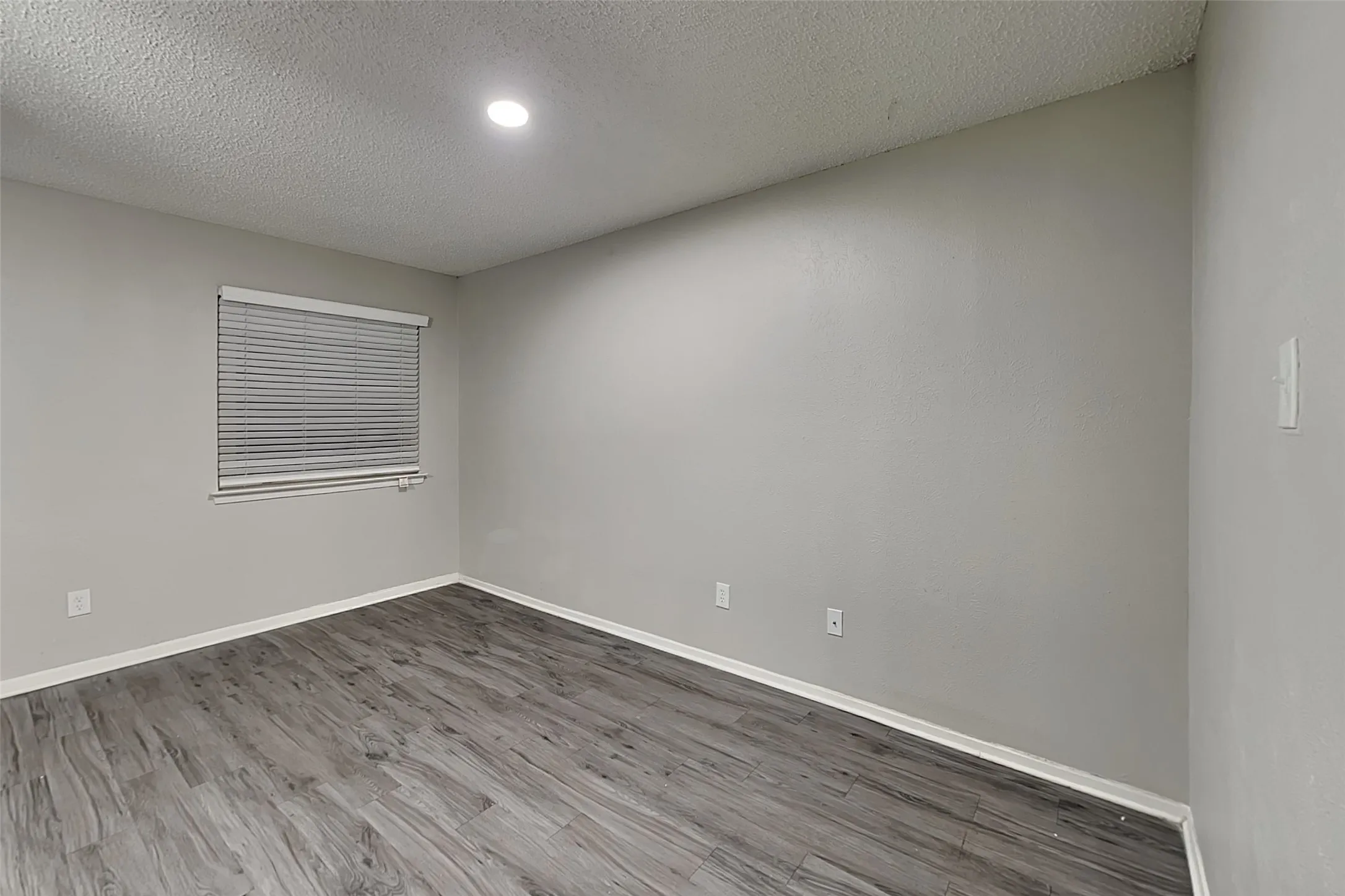 Single Family Residence For Rent in Denton County , 2732 Cancun Lane, Dallas, Texas 75287, 3 Bedroom, 2 Bathroom, 2 Garage spaces, 1,883 Sqft, built in 1983, mls#21349200, Real Estate Agent in Dallas, Homes For Rent in Denton county, Homes For Rent in Dallas, Realtor in Dallas Texas, Real Estate Brokerage Independent Realty Texas, Luminita Cordes Realtor
