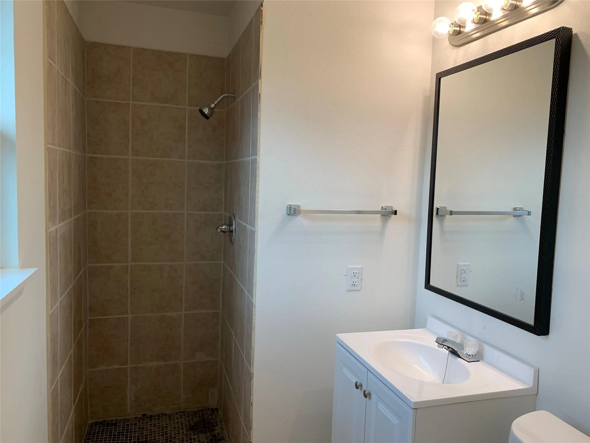 Single Family Residence For Rent in Wise County , 156 Bridlewood Lane, Runaway Bay, Texas 76426, 3 Bedroom, 2 Bathroom, Garage spaces, 1,098 Sqft, built in 2023, mls#21349202, Real Estate Agent in Runaway Bay, Homes For Rent in Wise county, Homes For Rent in Runaway Bay, Realtor in Runaway Bay Texas, Real Estate Brokerage Independent Realty Texas, Luminita Cordes Realtor