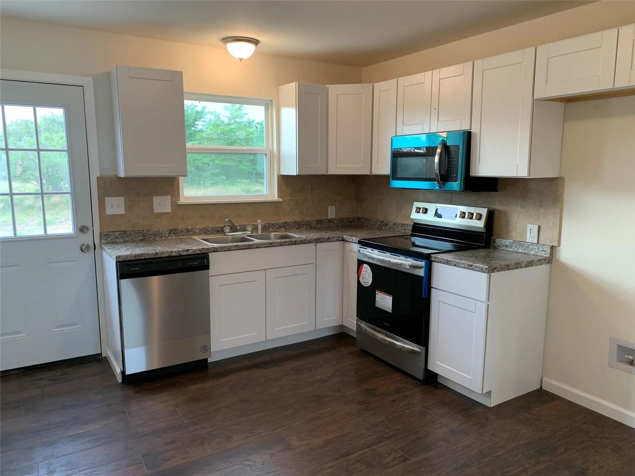 Single Family Residence For Rent in Wise County , 156 Bridlewood Lane, Runaway Bay, Texas 76426, 3 Bedroom, 2 Bathroom, Garage spaces, 1,098 Sqft, built in 2023, mls#21349202, Real Estate Agent in Runaway Bay, Homes For Rent in Wise county, Homes For Rent in Runaway Bay, Realtor in Runaway Bay Texas, Real Estate Brokerage Independent Realty Texas, Luminita Cordes Realtor