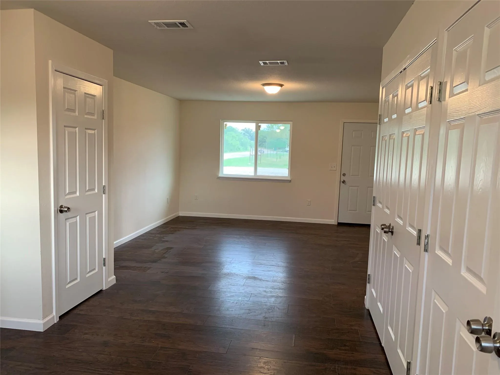 Single Family Residence For Rent in Wise County , 156 Bridlewood Lane, Runaway Bay, Texas 76426, 3 Bedroom, 2 Bathroom, Garage spaces, 1,098 Sqft, built in 2023, mls#21349202, Real Estate Agent in Runaway Bay, Homes For Rent in Wise county, Homes For Rent in Runaway Bay, Realtor in Runaway Bay Texas, Real Estate Brokerage Independent Realty Texas, Luminita Cordes Realtor