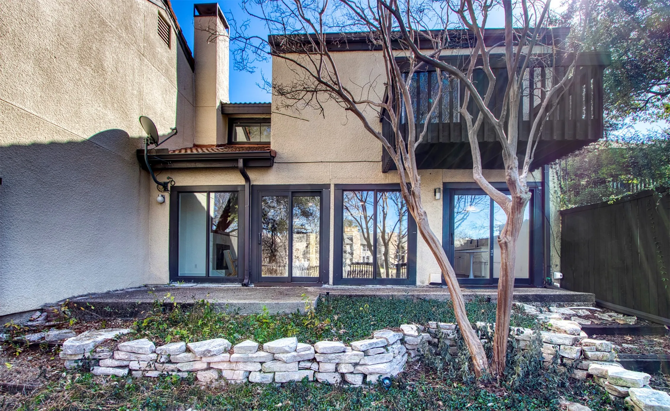 Single Family Residence For Sale in Dallas County , 9606 Glenacre, Dallas, Texas 75243, 3 Bedroom, 3 Bathroom, 2 Garage spaces, 2,094 Sqft, built in 1978, mls#21349216, Real Estate Agent in Dallas, Homes For Sale in Dallas county, Homes For Sale in Dallas, Realtor in Dallas Texas, Real Estate Brokerage Independent Realty Texas, Luminita Cordes Realtor