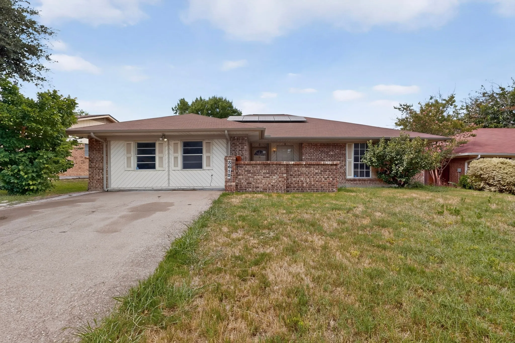 Single Family Residence For Sale in Tarrant County , 3612 Holly Springs Drive, Fort Worth, Texas 76133, 4 Bedroom, 2 Bathroom, Garage spaces, 2,658 Sqft, built in 1978, mls#21343501, Real Estate Agent in Fort Worth, Homes For Sale in Tarrant county, Homes For Sale in Fort Worth, Realtor in Fort Worth Texas, Real Estate Brokerage Independent Realty Texas, Luminita Cordes Realtor