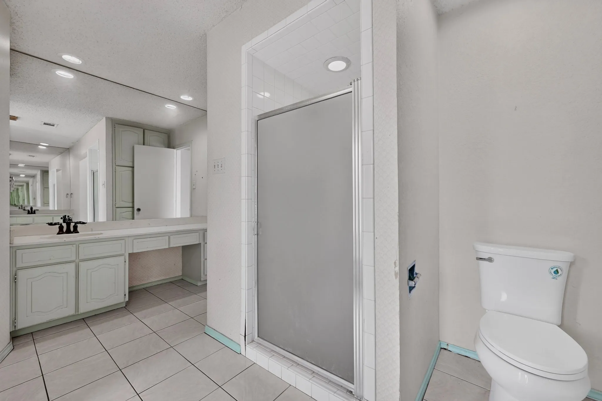 Single Family Residence For Sale in Tarrant County , 3612 Holly Springs Drive, Fort Worth, Texas 76133, 4 Bedroom, 2 Bathroom, Garage spaces, 2,658 Sqft, built in 1978, mls#21343501, Real Estate Agent in Fort Worth, Homes For Sale in Tarrant county, Homes For Sale in Fort Worth, Realtor in Fort Worth Texas, Real Estate Brokerage Independent Realty Texas, Luminita Cordes Realtor
