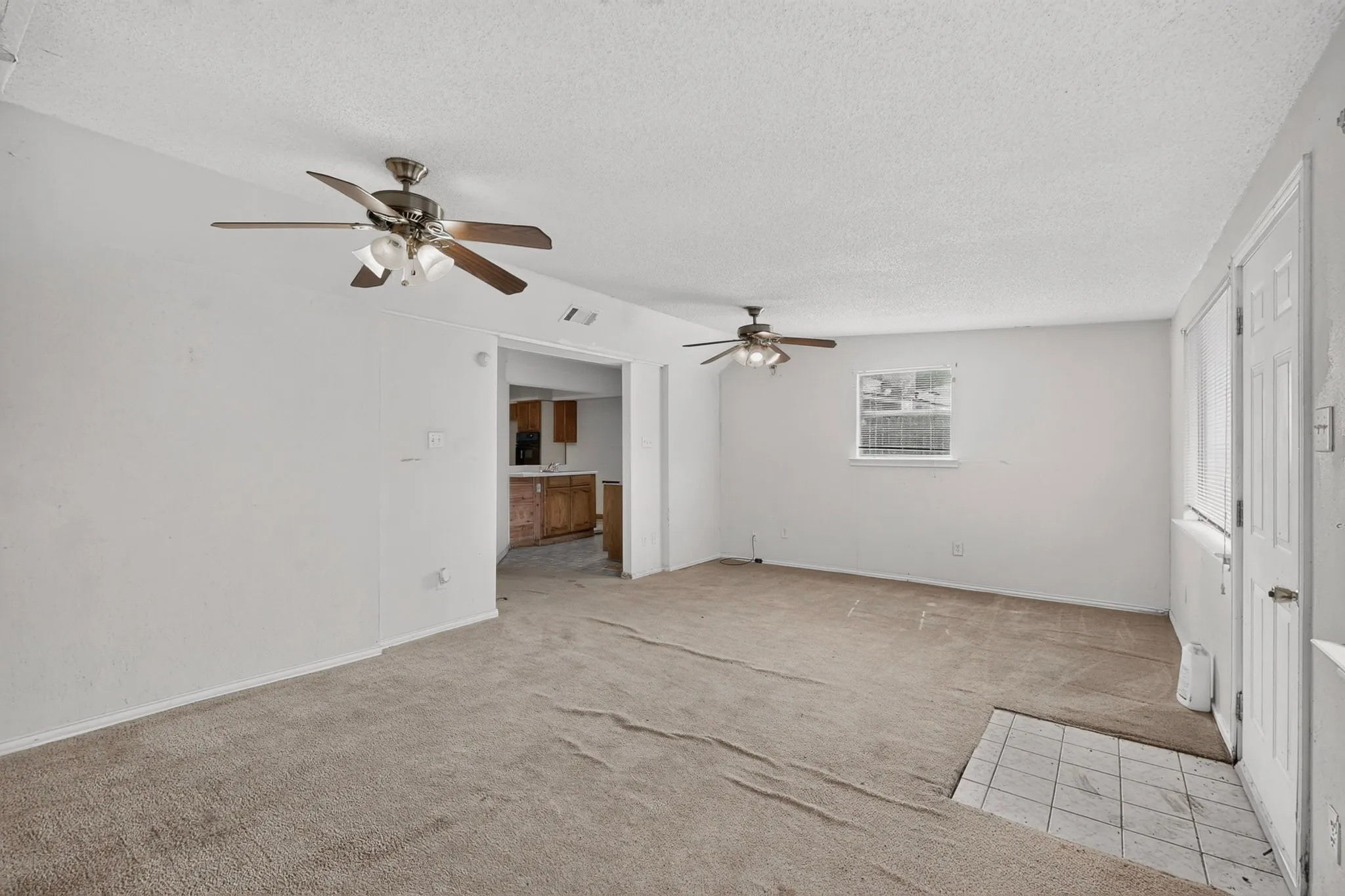 Single Family Residence For Sale in Tarrant County , 3612 Holly Springs Drive, Fort Worth, Texas 76133, 4 Bedroom, 2 Bathroom, Garage spaces, 2,658 Sqft, built in 1978, mls#21343501, Real Estate Agent in Fort Worth, Homes For Sale in Tarrant county, Homes For Sale in Fort Worth, Realtor in Fort Worth Texas, Real Estate Brokerage Independent Realty Texas, Luminita Cordes Realtor