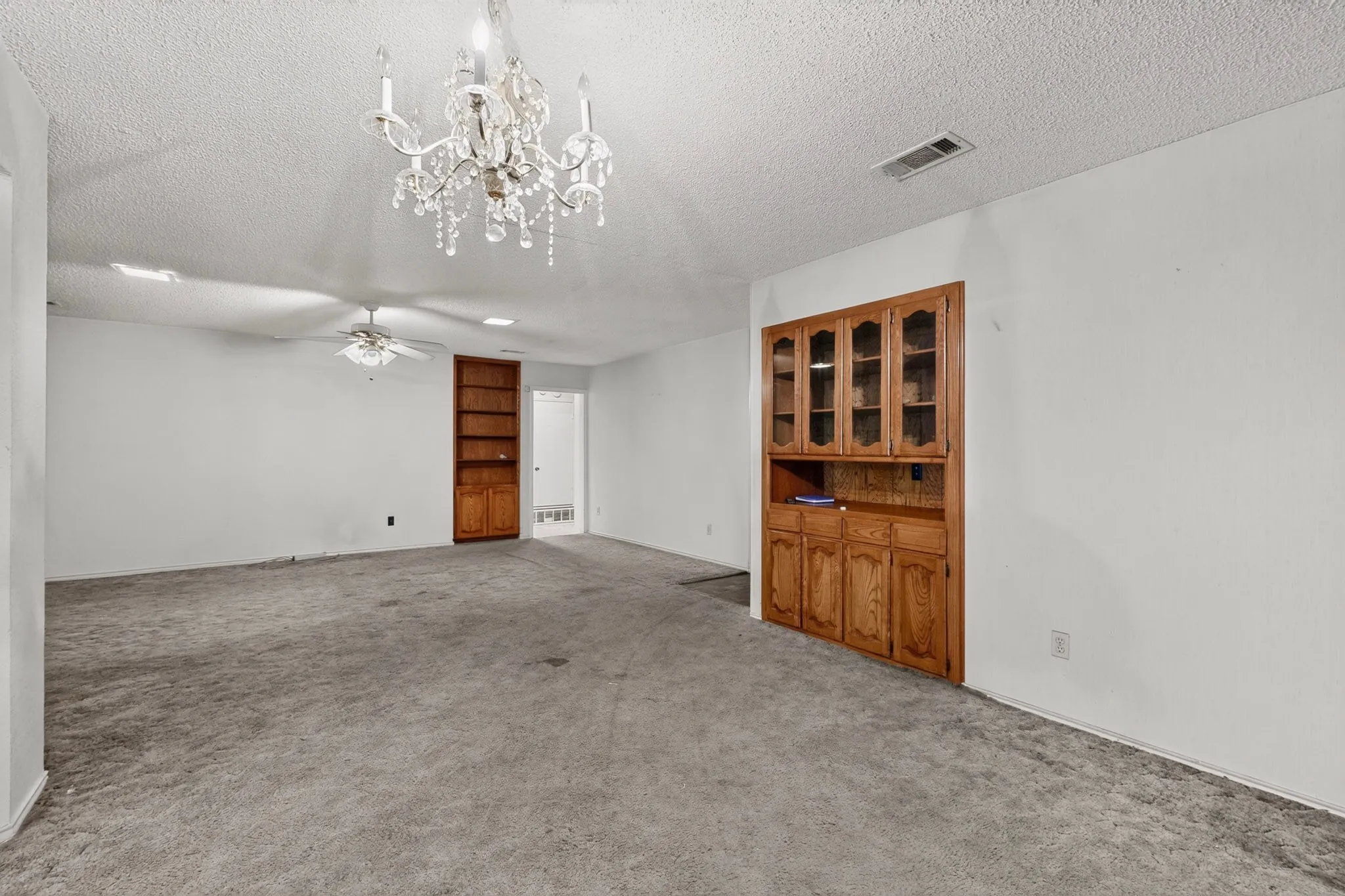 Single Family Residence For Sale in Tarrant County , 3612 Holly Springs Drive, Fort Worth, Texas 76133, 4 Bedroom, 2 Bathroom, Garage spaces, 2,658 Sqft, built in 1978, mls#21343501, Real Estate Agent in Fort Worth, Homes For Sale in Tarrant county, Homes For Sale in Fort Worth, Realtor in Fort Worth Texas, Real Estate Brokerage Independent Realty Texas, Luminita Cordes Realtor