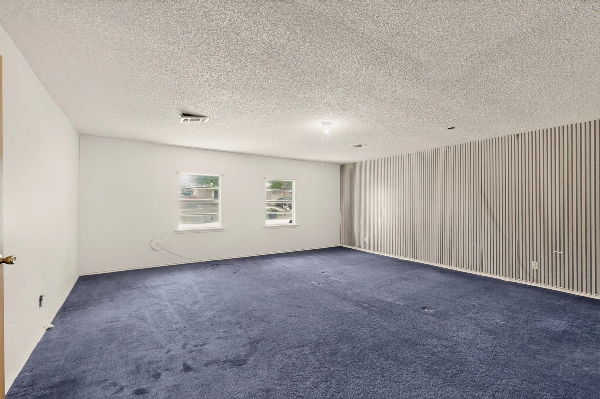 Single Family Residence For Sale in Tarrant County , 3612 Holly Springs Drive, Fort Worth, Texas 76133, 4 Bedroom, 2 Bathroom, Garage spaces, 2,658 Sqft, built in 1978, mls#21343501, Real Estate Agent in Fort Worth, Homes For Sale in Tarrant county, Homes For Sale in Fort Worth, Realtor in Fort Worth Texas, Real Estate Brokerage Independent Realty Texas, Luminita Cordes Realtor