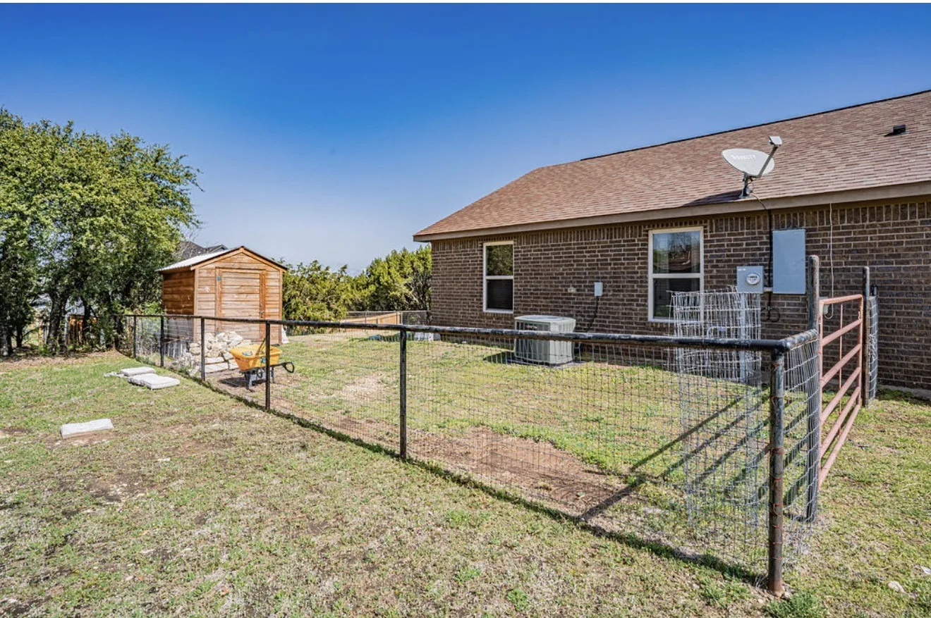 Single Family Residence For Sale in Hood County , 2302 San Saba Court, Granbury, Texas 76048, 3 Bedroom, 2 Bathroom, Garage spaces, 1,395 Sqft, built in 2017, mls#21348443, Real Estate Agent in Granbury, Homes For Sale in Hood county, Homes For Sale in Granbury, Realtor in Granbury Texas, Real Estate Brokerage Independent Realty Texas, Luminita Cordes Realtor