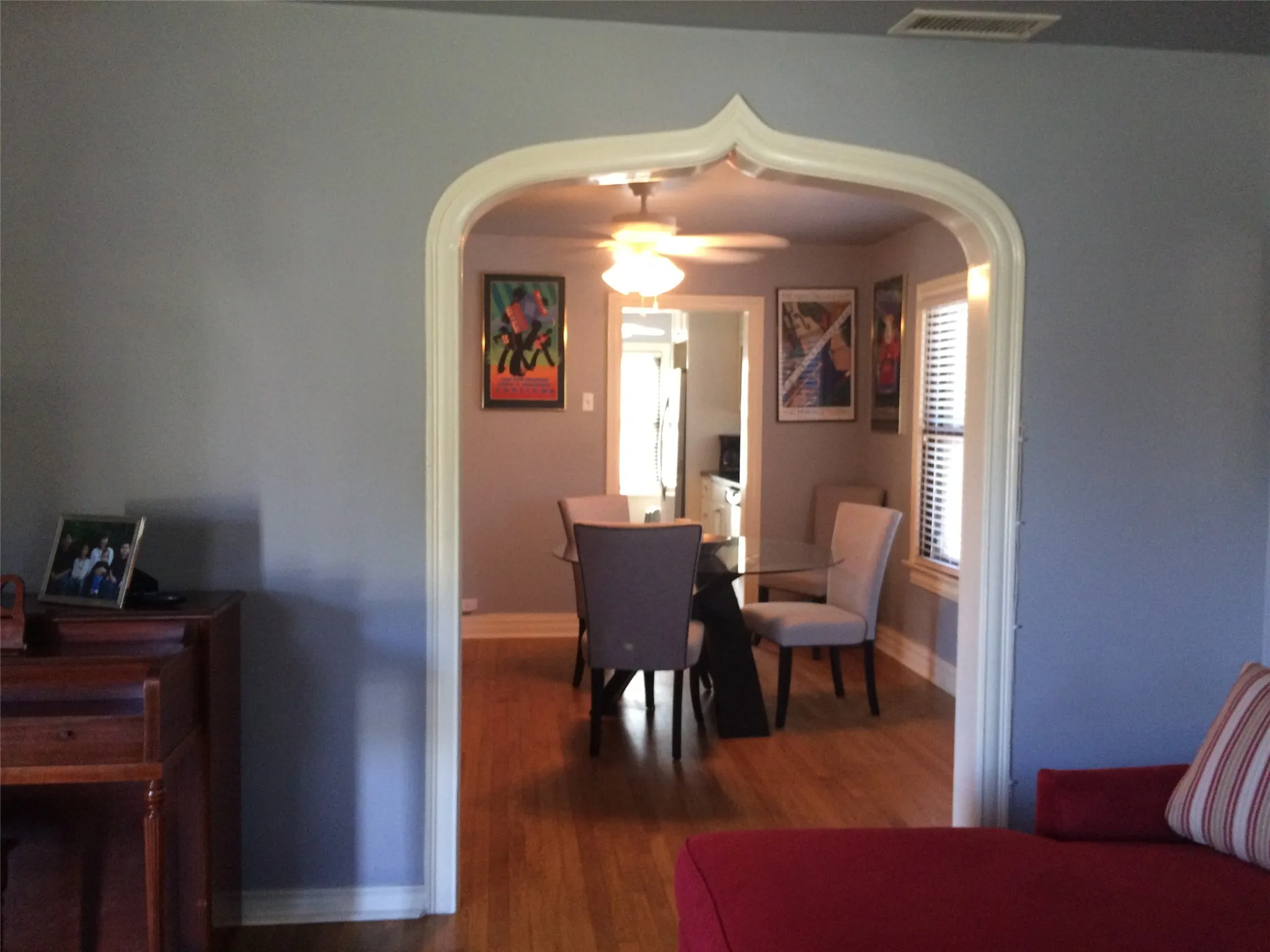 Single Family Residence For Sale in Dallas County , 2546 Gladstone Drive, Dallas, Texas 75211, 2 Bedrooms, 1 Bathroom, Garage spaces, 1,194 Sqft, built in 1920, Price $350,000, mls#21349234, Real Estate Agent in Dallas, Homes For Sale in Dallas county, Homes For Sale in Dallas, Realtor in Dallas Texas, Real Estate Brokerage Independent Realty Texas, Luminita Cordes Realtor