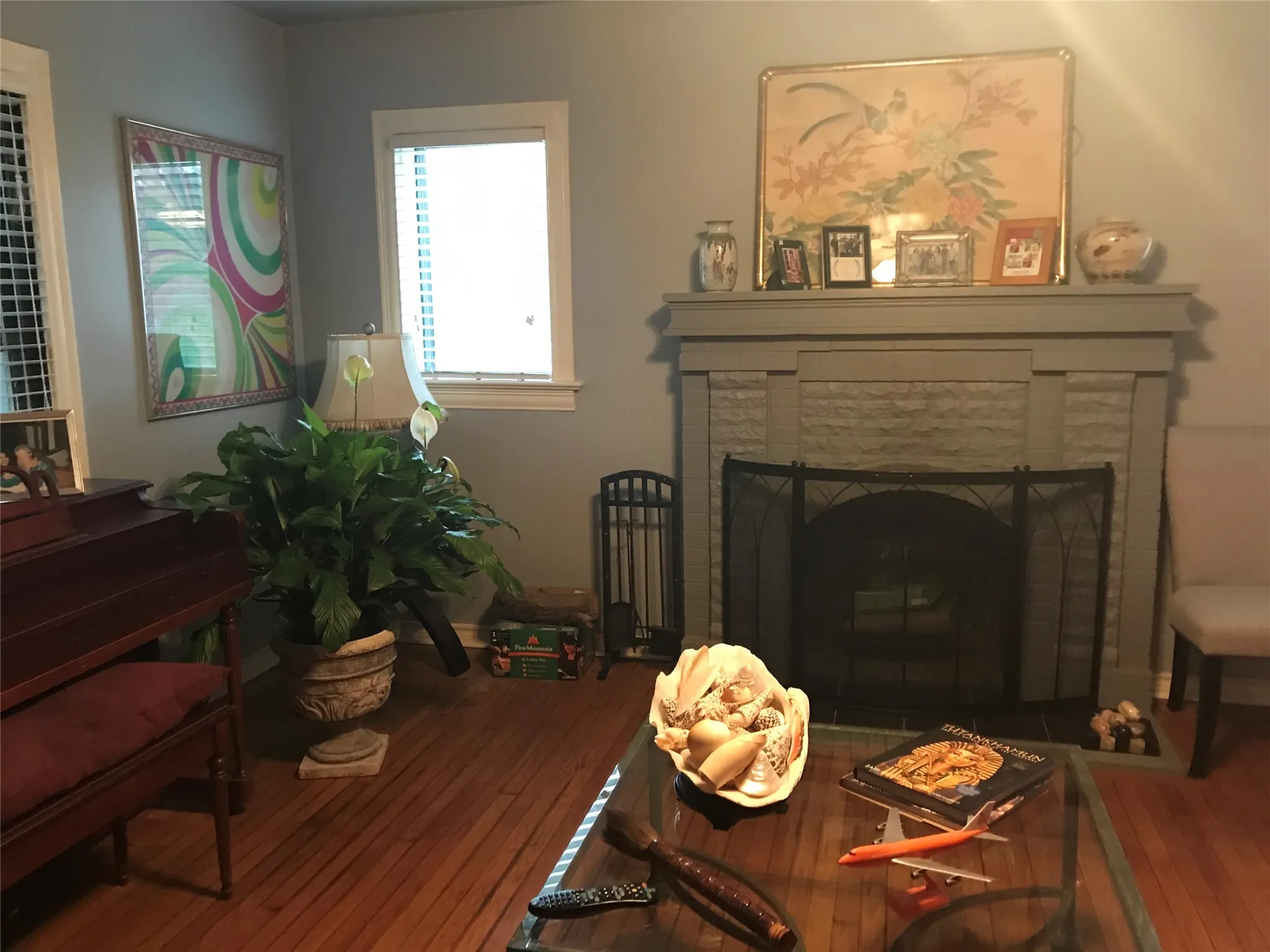 Single Family Residence For Sale in Dallas County , 2546 Gladstone Drive, Dallas, Texas 75211, 2 Bedrooms, 1 Bathroom, Garage spaces, 1,194 Sqft, built in 1920, Price $350,000, mls#21349234, Real Estate Agent in Dallas, Homes For Sale in Dallas county, Homes For Sale in Dallas, Realtor in Dallas Texas, Real Estate Brokerage Independent Realty Texas, Luminita Cordes Realtor
