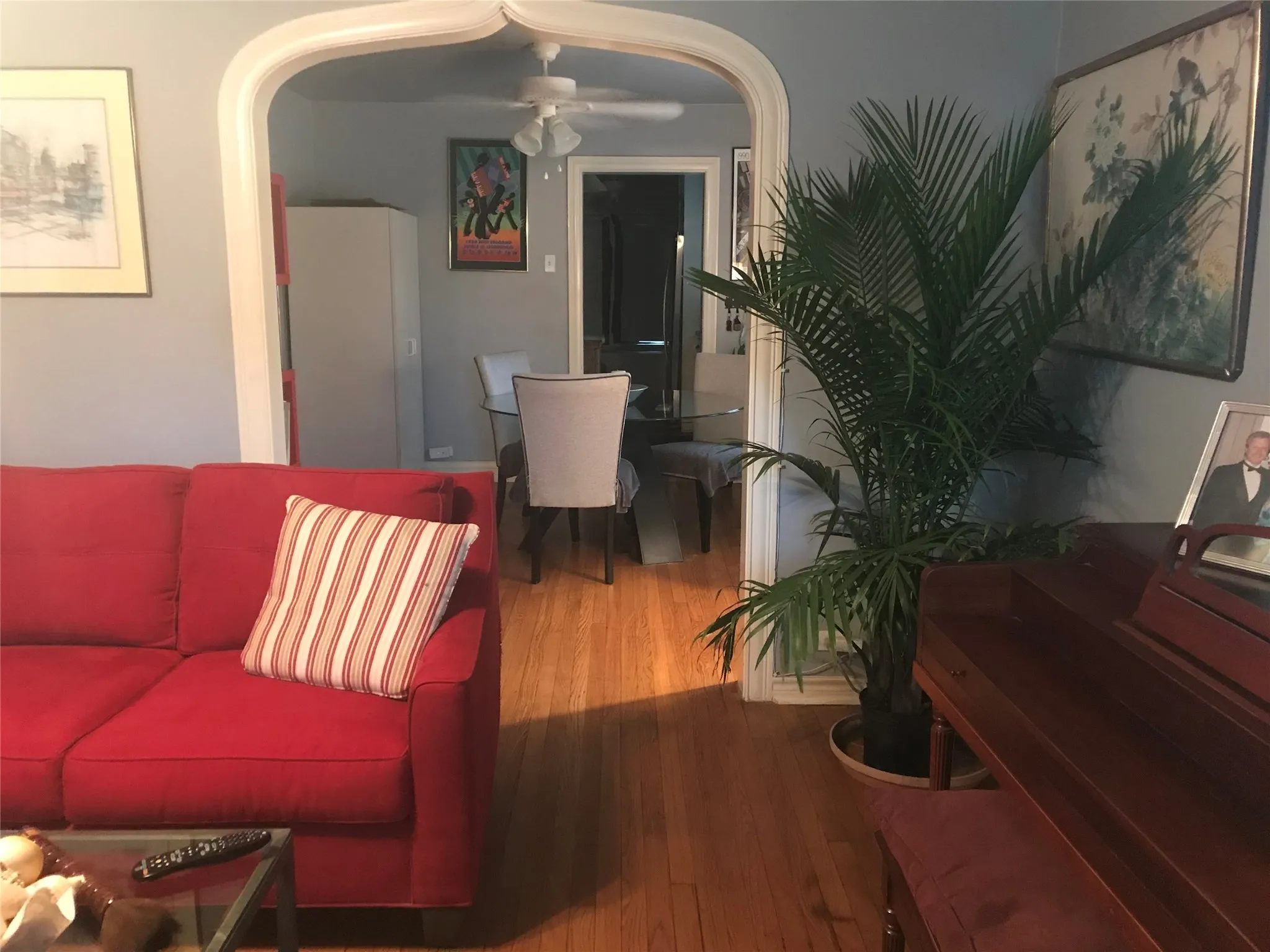 Single Family Residence For Sale in Dallas County , 2546 Gladstone Drive, Dallas, Texas 75211, 2 Bedrooms, 1 Bathroom, Garage spaces, 1,194 Sqft, built in 1920, Price $350,000, mls#21349234, Real Estate Agent in Dallas, Homes For Sale in Dallas county, Homes For Sale in Dallas, Realtor in Dallas Texas, Real Estate Brokerage Independent Realty Texas, Luminita Cordes Realtor