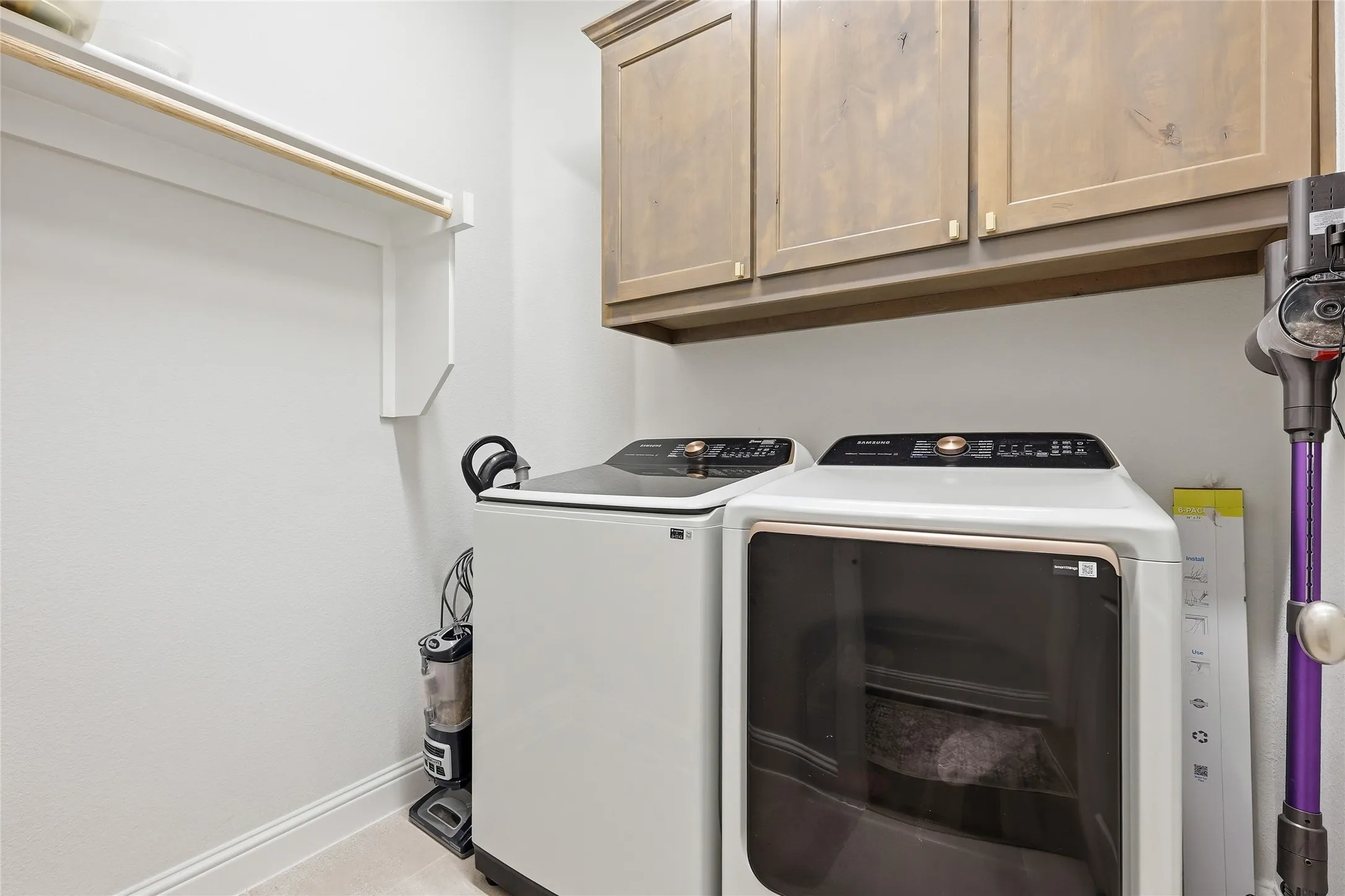 Single Family Residence For Rent in Ellis County , 1837 Flowing Ridge Road, Midlothian, Texas 76065, 4 Bedroom, 3 Bathroom, 2 Garage spaces, 2,028 Sqft, built in 2025, mls#21349236, Real Estate Agent in Midlothian, Homes For Rent in Ellis county, Homes For Rent in Midlothian, Realtor in Midlothian Texas, Real Estate Brokerage Independent Realty Texas, Luminita Cordes Realtor