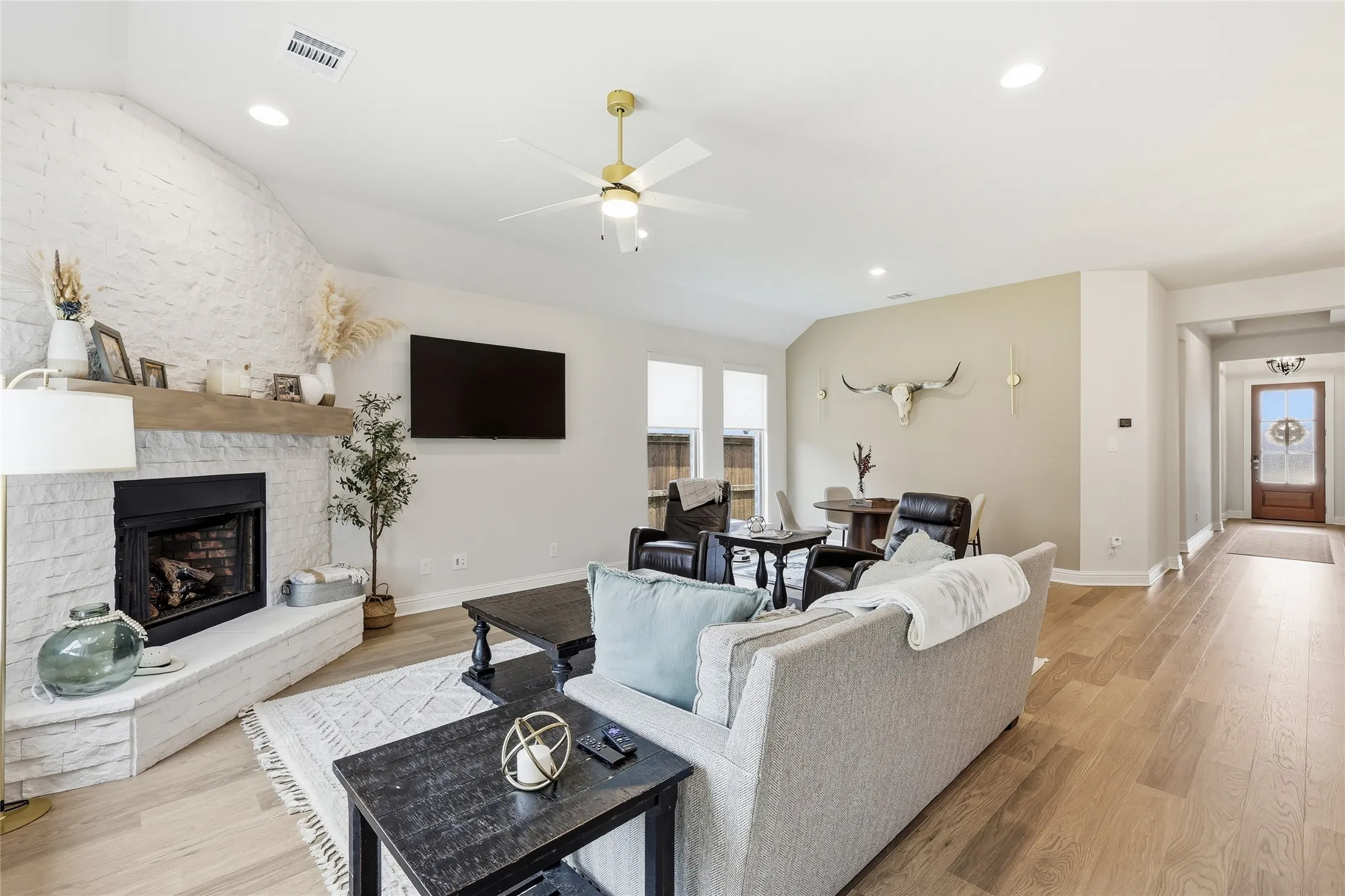 Single Family Residence For Rent in Ellis County , 1837 Flowing Ridge Road, Midlothian, Texas 76065, 4 Bedroom, 3 Bathroom, 2 Garage spaces, 2,028 Sqft, built in 2025, mls#21349236, Real Estate Agent in Midlothian, Homes For Rent in Ellis county, Homes For Rent in Midlothian, Realtor in Midlothian Texas, Real Estate Brokerage Independent Realty Texas, Luminita Cordes Realtor