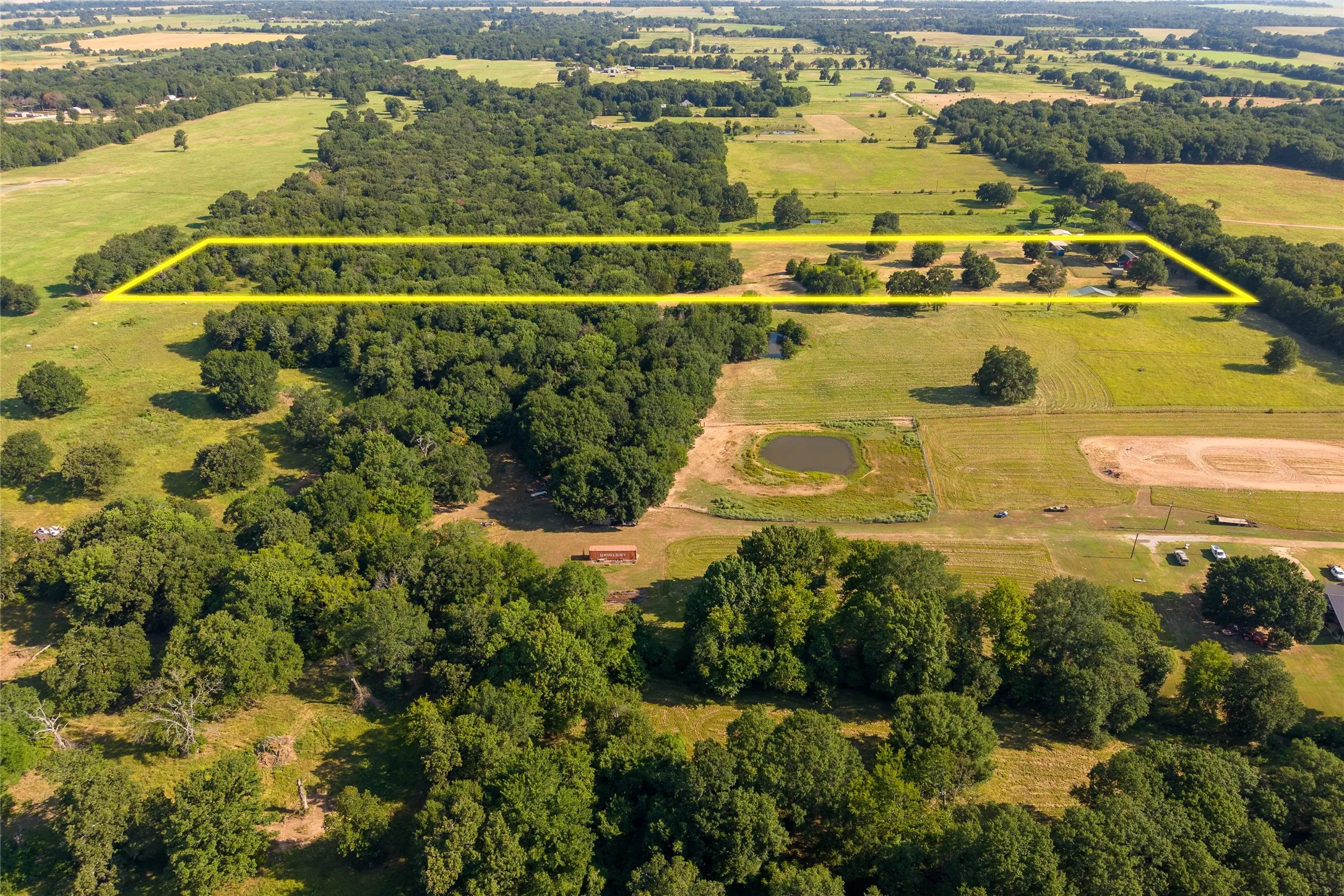 Farm For Sale in Fannin County , 1549 County Road 2130, Telephone, Texas 75488, 1 Bedroom, 2 Bathroom, Garage spaces, 1,600 Sqft, built in 2004, mls#21349142, Real Estate Agent in Telephone, Homes For Sale in Fannin county, Homes For Sale in Telephone, Realtor in Telephone Texas, Real Estate Brokerage Independent Realty Texas, Luminita Cordes Realtor