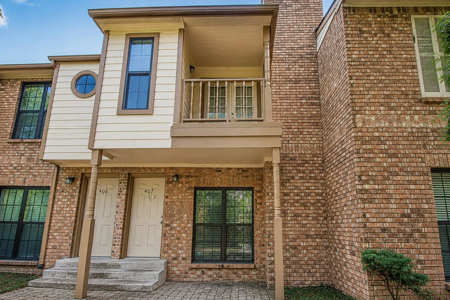 Condominium For Sale in Dallas County , 11655 Audelia Road 407, Dallas, Texas 75243, 2 Bedroom, 3 Bathroom, Garage spaces, 1,075 Sqft, built in 1982, Price $170,000, mls#21348376, Real Estate Agent in Dallas, Homes For Sale in Dallas county, Homes For Sale in Dallas, Realtor in Dallas Texas, Real Estate Brokerage Independent Realty Texas, Luminita Cordes Realtor