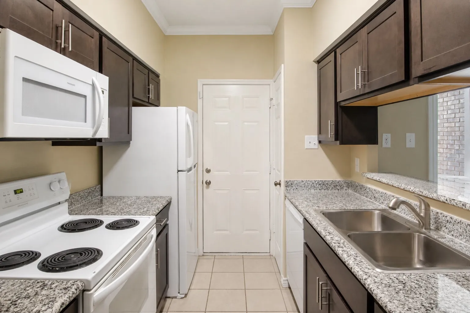 Condominium For Sale in Dallas County , 11655 Audelia Road 407, Dallas, Texas 75243, 2 Bedroom, 3 Bathroom, Garage spaces, 1,075 Sqft, built in 1982, Price $170,000, mls#21348376, Real Estate Agent in Dallas, Homes For Sale in Dallas county, Homes For Sale in Dallas, Realtor in Dallas Texas, Real Estate Brokerage Independent Realty Texas, Luminita Cordes Realtor