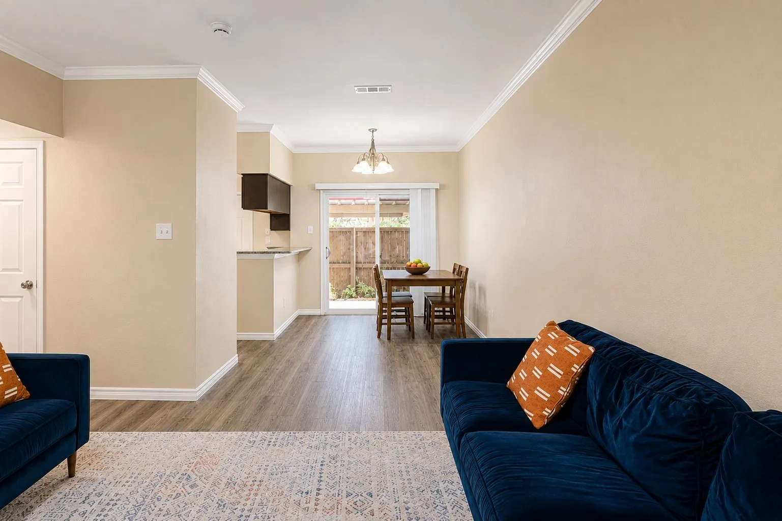 Condominium For Sale in Dallas County , 11655 Audelia Road 407, Dallas, Texas 75243, 2 Bedroom, 3 Bathroom, Garage spaces, 1,075 Sqft, built in 1982, Price $170,000, mls#21348376, Real Estate Agent in Dallas, Homes For Sale in Dallas county, Homes For Sale in Dallas, Realtor in Dallas Texas, Real Estate Brokerage Independent Realty Texas, Luminita Cordes Realtor