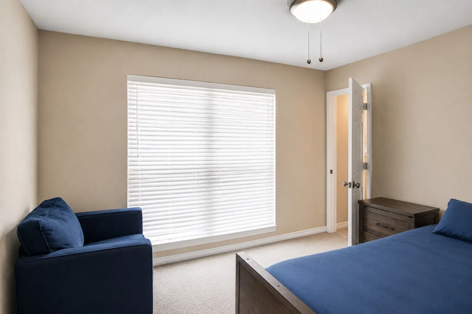 Condominium For Sale in Dallas County , 11655 Audelia Road 407, Dallas, Texas 75243, 2 Bedroom, 3 Bathroom, Garage spaces, 1,075 Sqft, built in 1982, Price $170,000, mls#21348376, Real Estate Agent in Dallas, Homes For Sale in Dallas county, Homes For Sale in Dallas, Realtor in Dallas Texas, Real Estate Brokerage Independent Realty Texas, Luminita Cordes Realtor