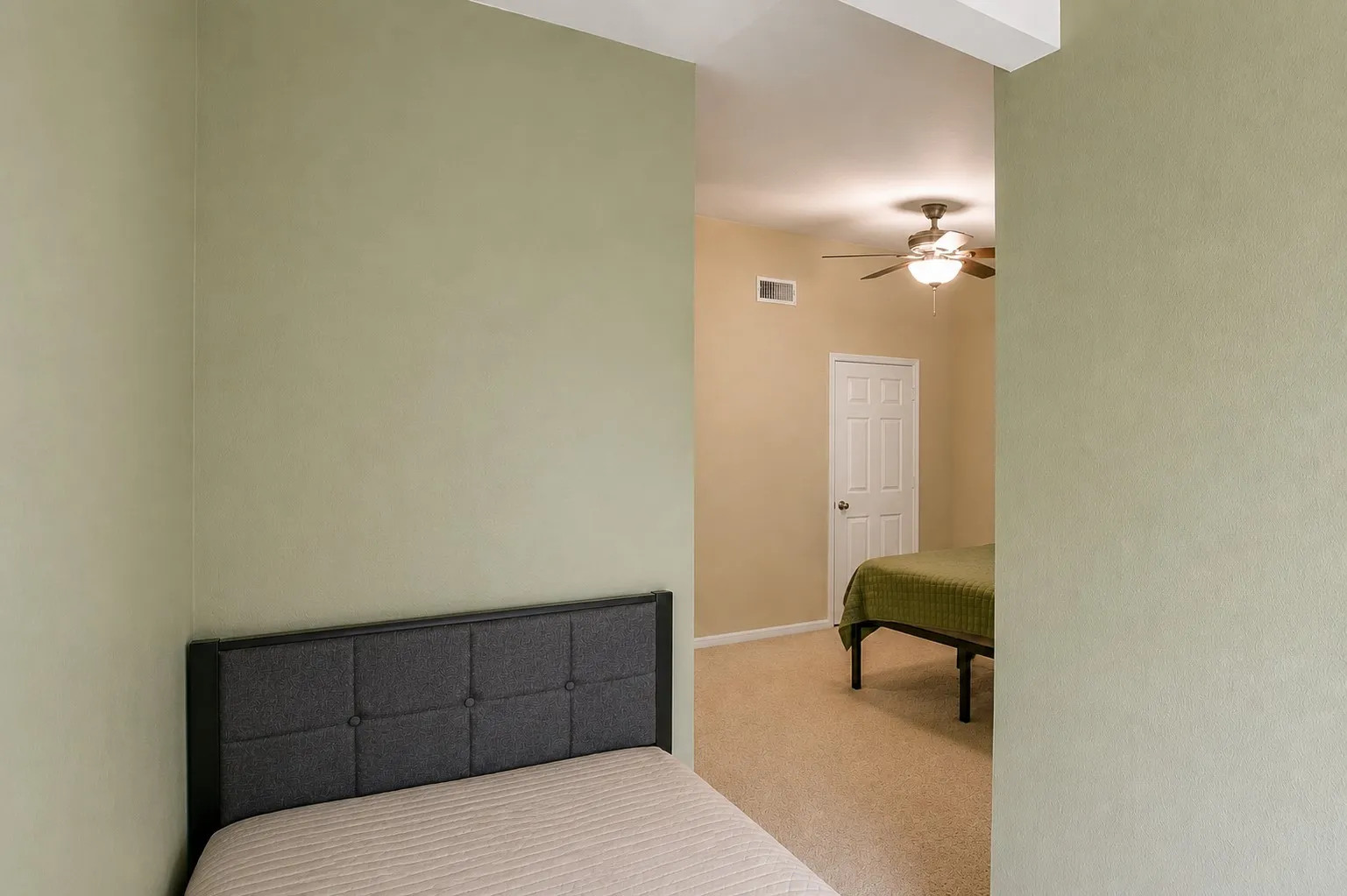Condominium For Sale in Dallas County , 11655 Audelia Road 407, Dallas, Texas 75243, 2 Bedroom, 3 Bathroom, Garage spaces, 1,075 Sqft, built in 1982, Price $170,000, mls#21348376, Real Estate Agent in Dallas, Homes For Sale in Dallas county, Homes For Sale in Dallas, Realtor in Dallas Texas, Real Estate Brokerage Independent Realty Texas, Luminita Cordes Realtor