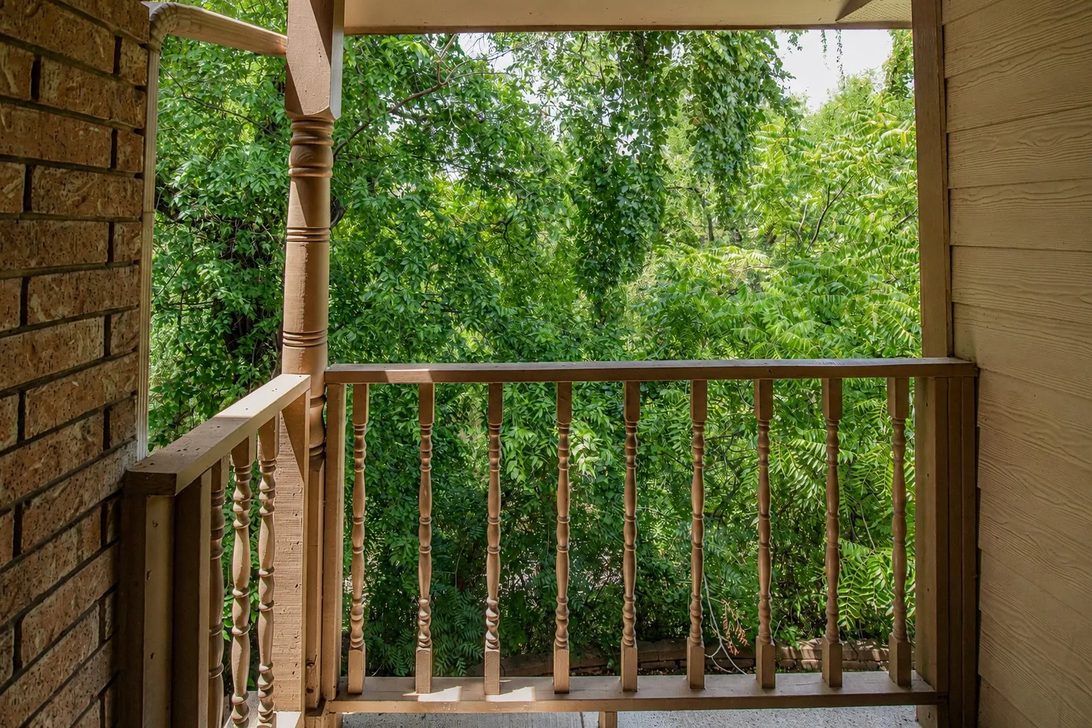 Condominium For Sale in Dallas County , 11655 Audelia Road 407, Dallas, Texas 75243, 2 Bedroom, 3 Bathroom, Garage spaces, 1,075 Sqft, built in 1982, Price $170,000, mls#21348376, Real Estate Agent in Dallas, Homes For Sale in Dallas county, Homes For Sale in Dallas, Realtor in Dallas Texas, Real Estate Brokerage Independent Realty Texas, Luminita Cordes Realtor